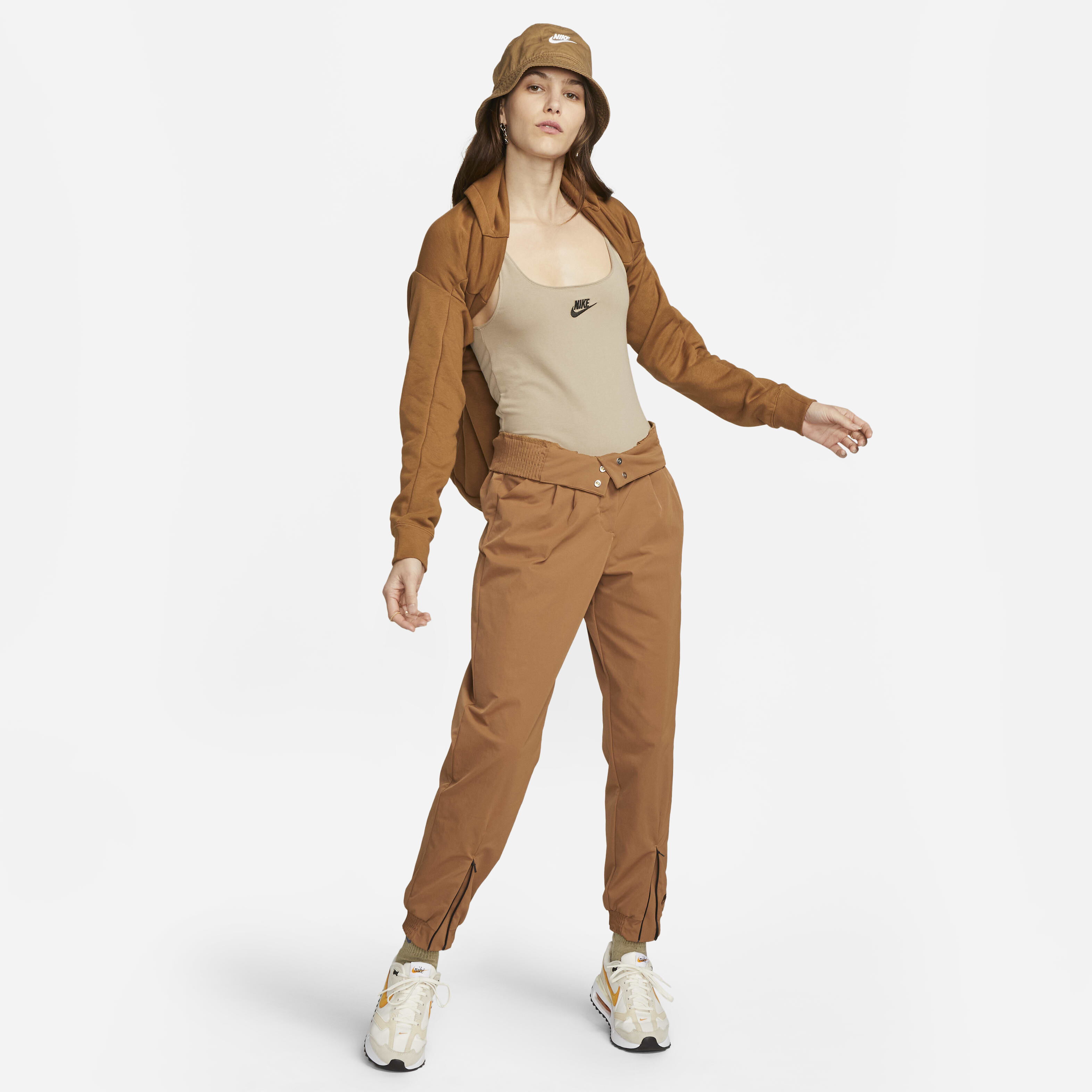 نايكي سبورتسوير image number 5