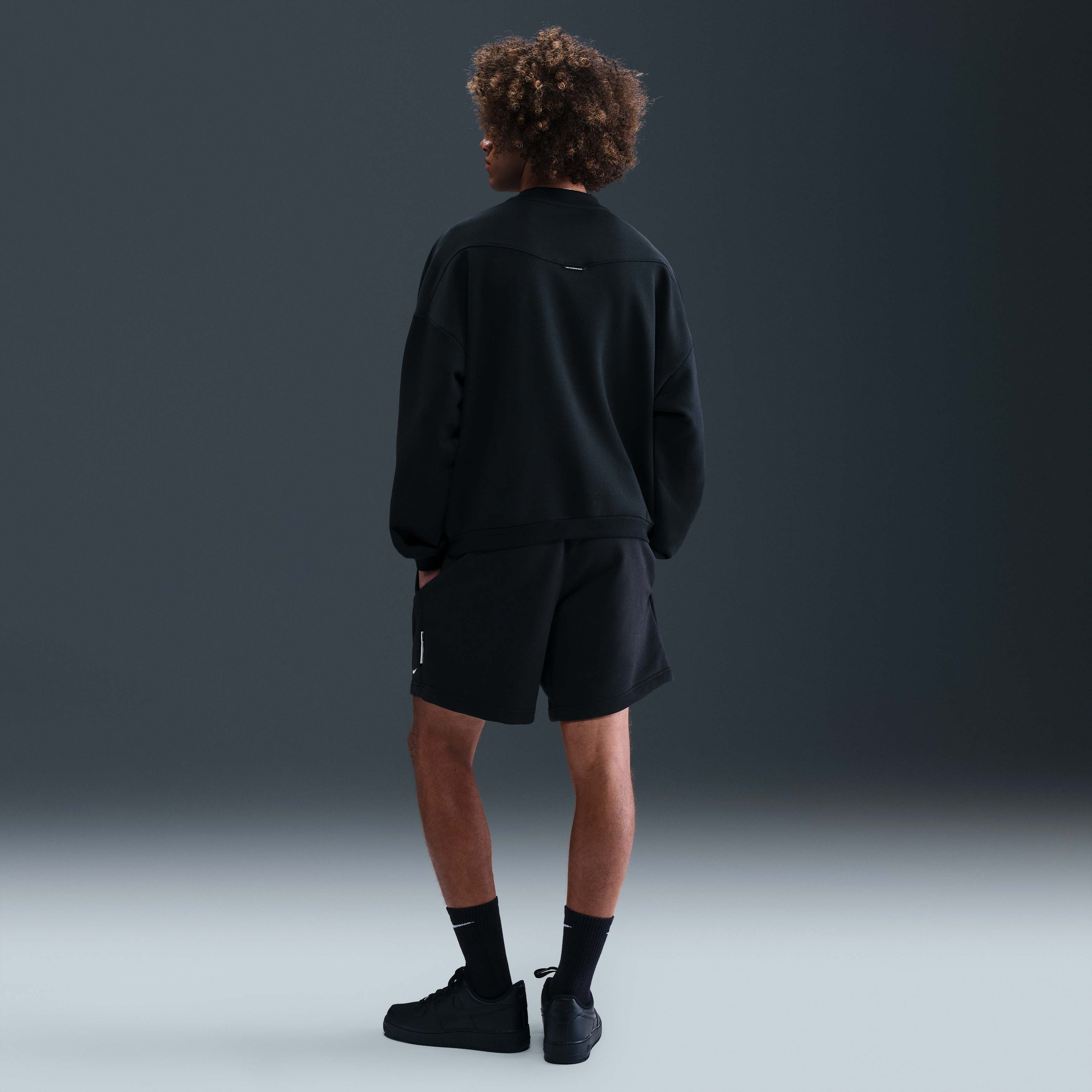 Nike Standard Issue image number 4