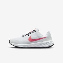 Nike Revolution 6
