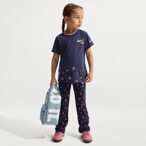 نايكي تشيري