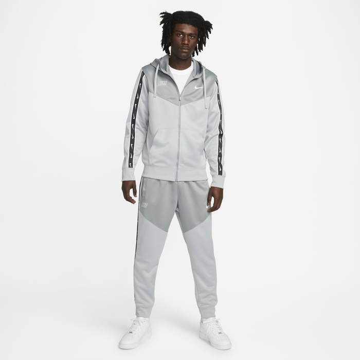 Nike Sportswear Repeat image number 5 Nike Sportswear Repeat image number 5
