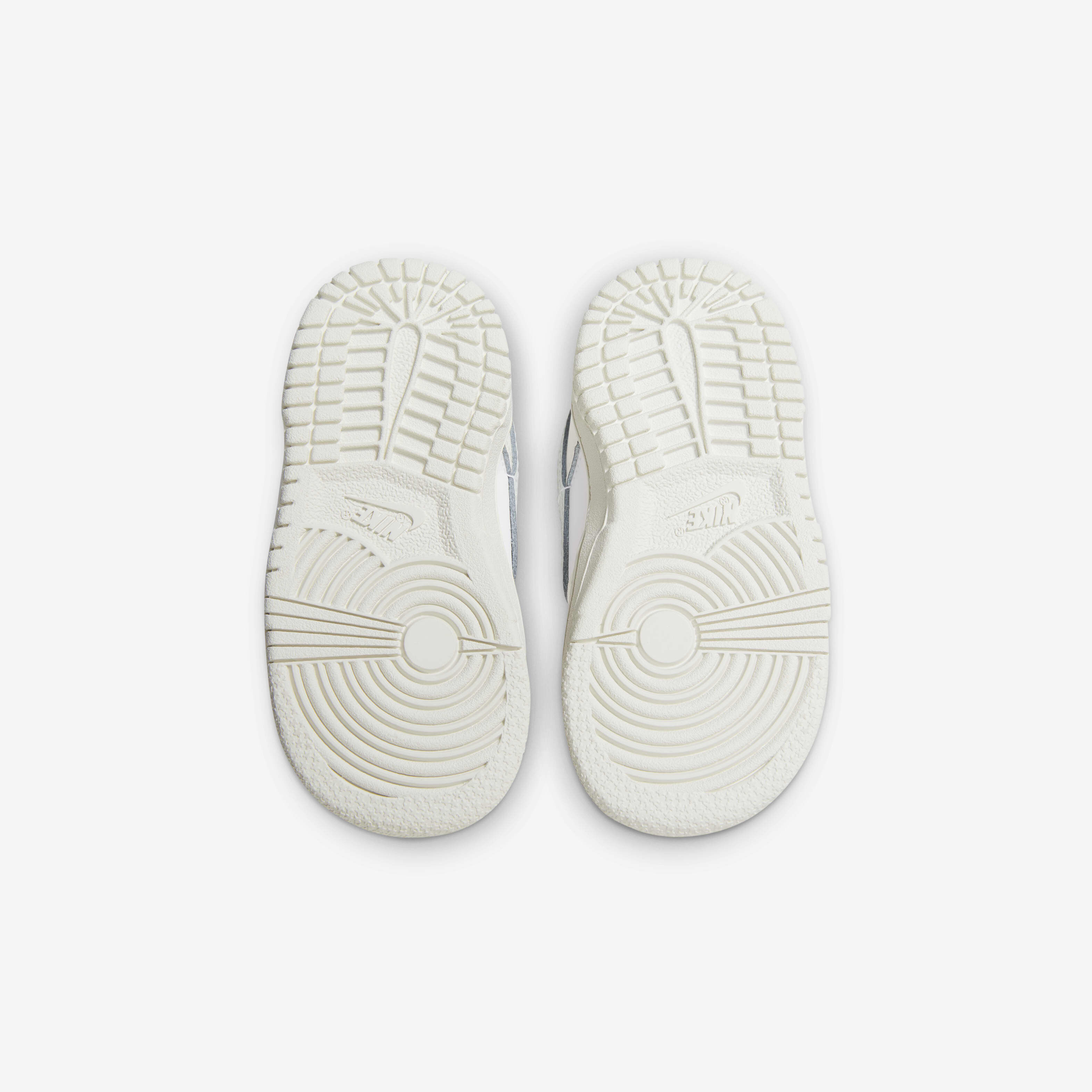 Nike Dunk Low image number 1