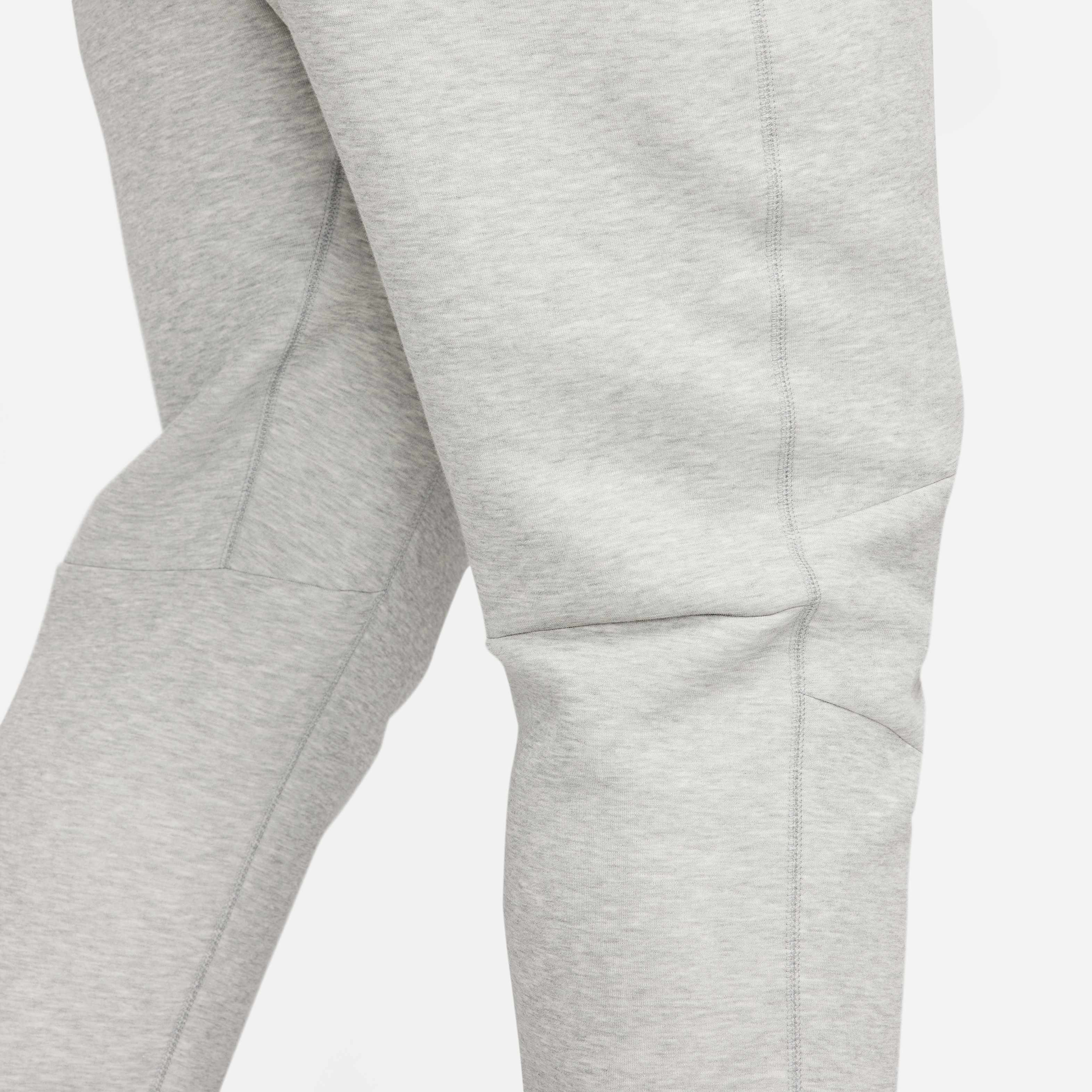 Nike Sportswear Tech Fleece image number 16