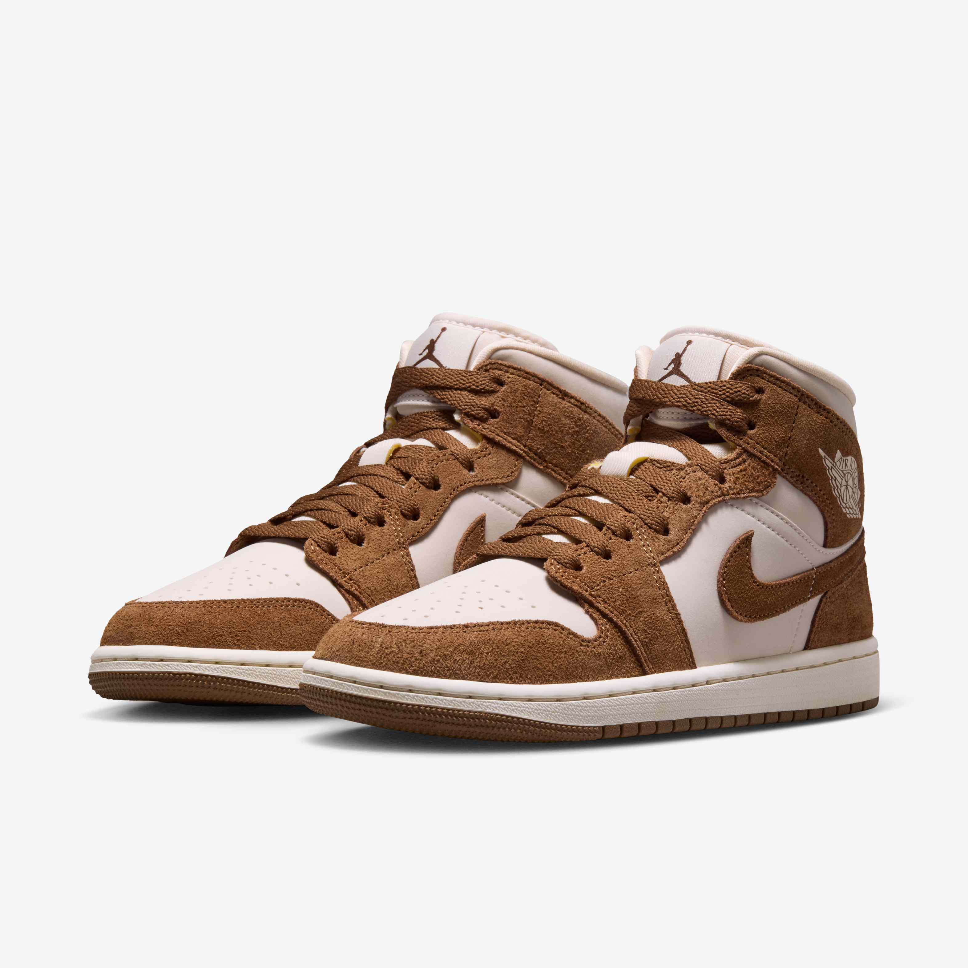 Air Jordan 1 Mid image number 4