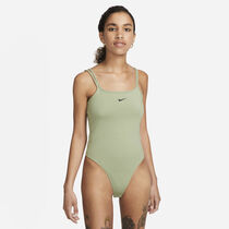 Nike Sportswear Essentials