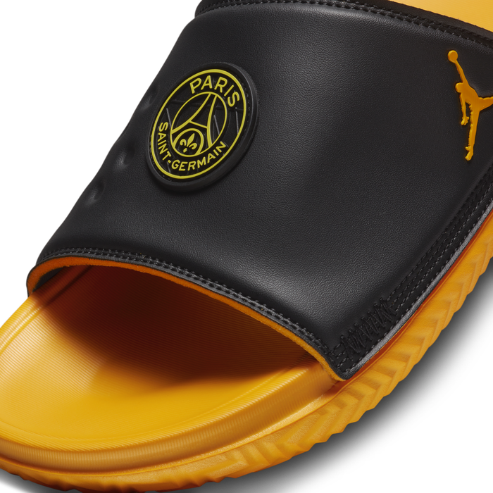 Shop Paris Saint Germain Men s Slides Nike UAE
