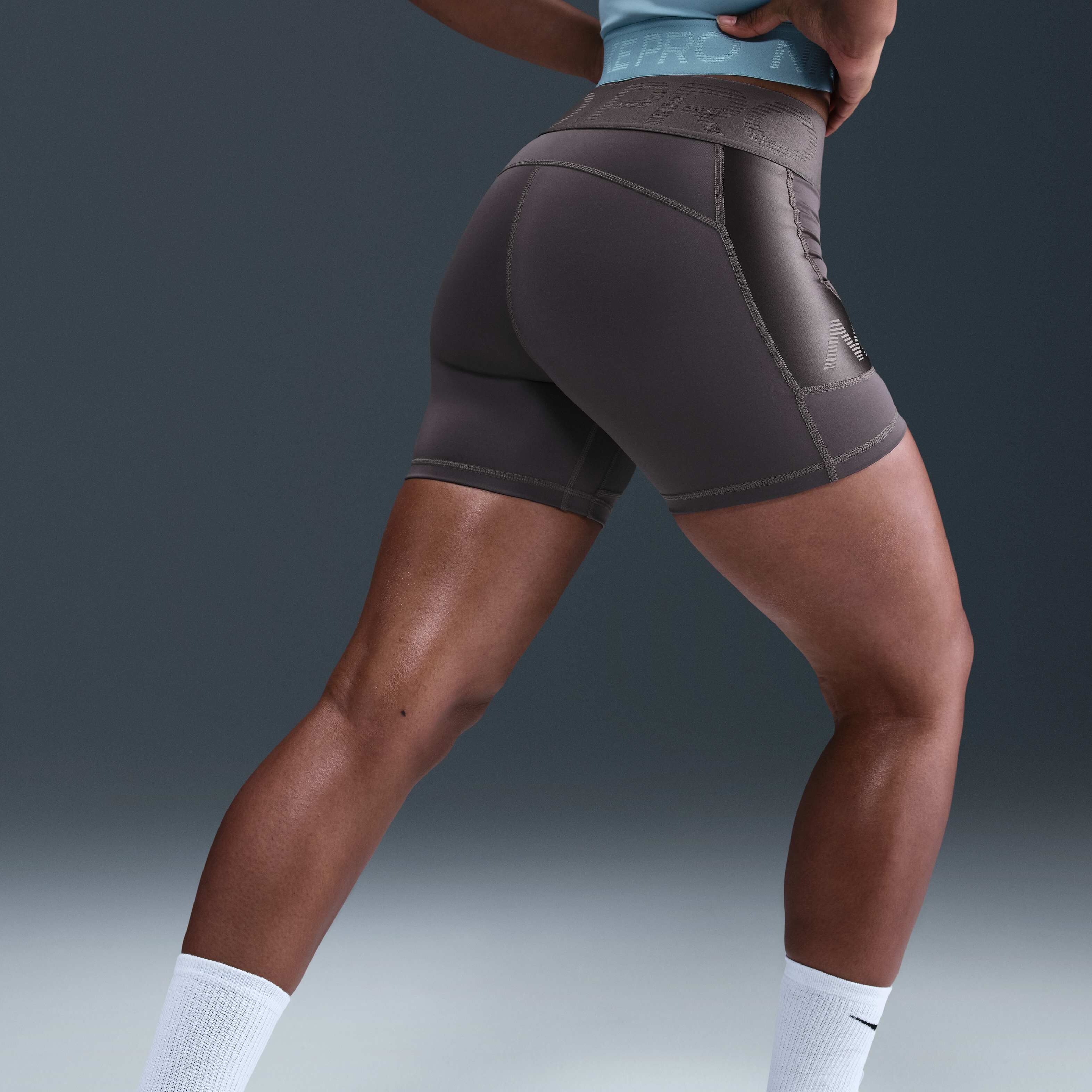 Nike Pro Sculpt image number 2