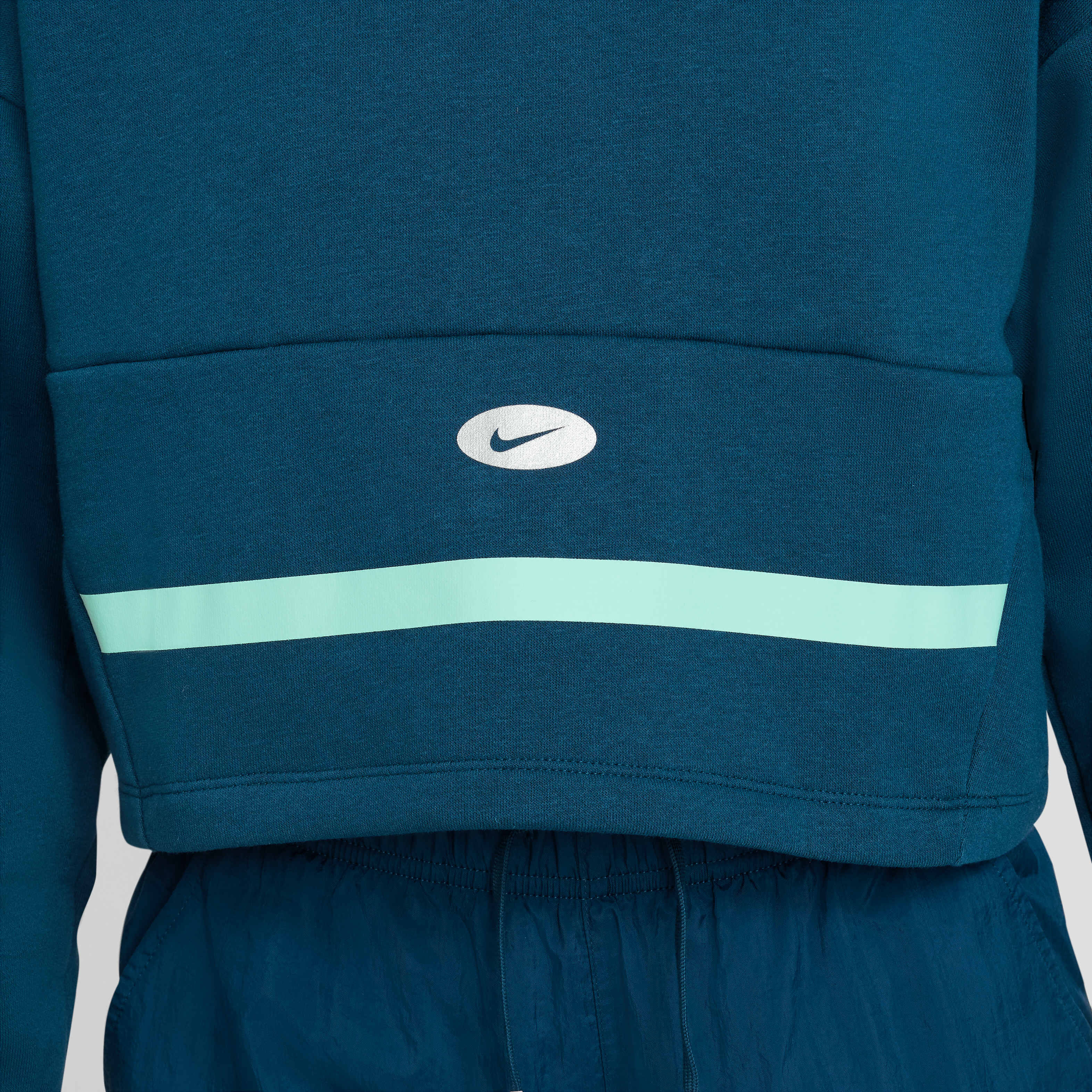 Nike Sportswear Icon Clash image number 3