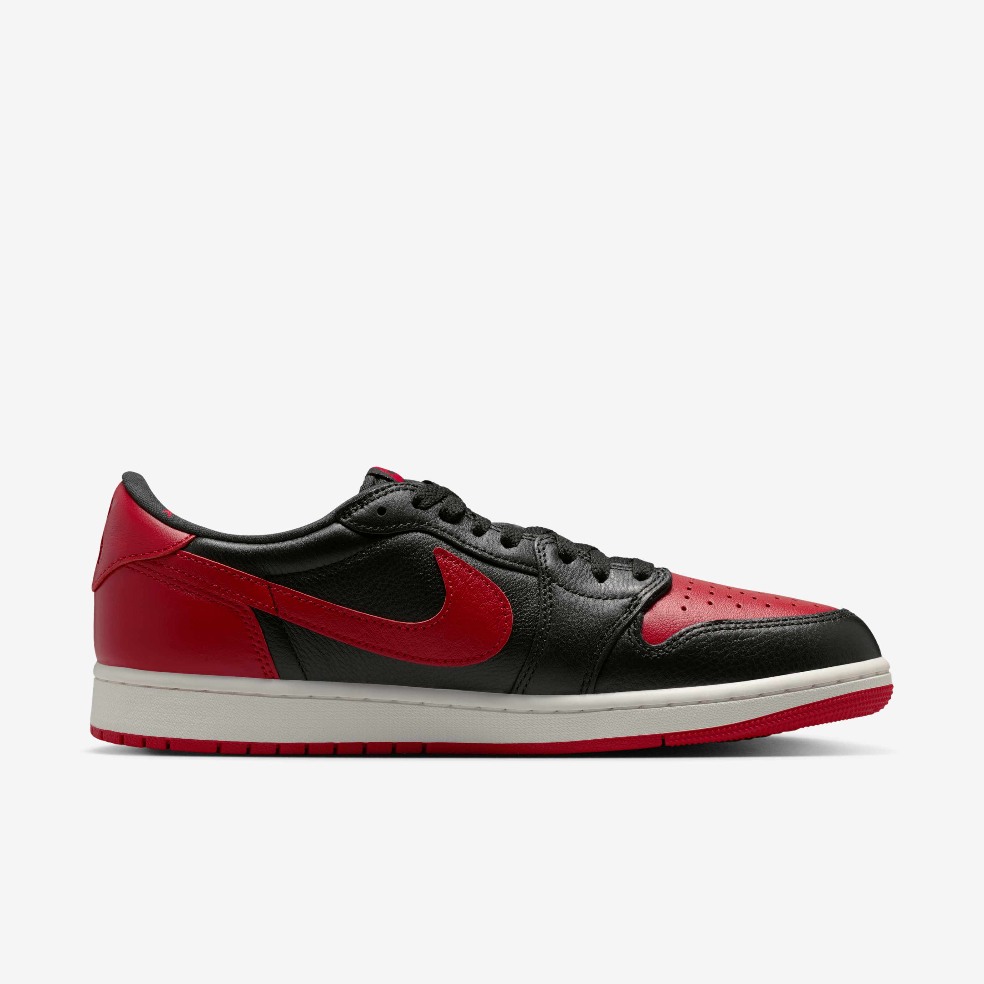 Air Jordan 1 Retro Low OG 'Banned' image number 2
