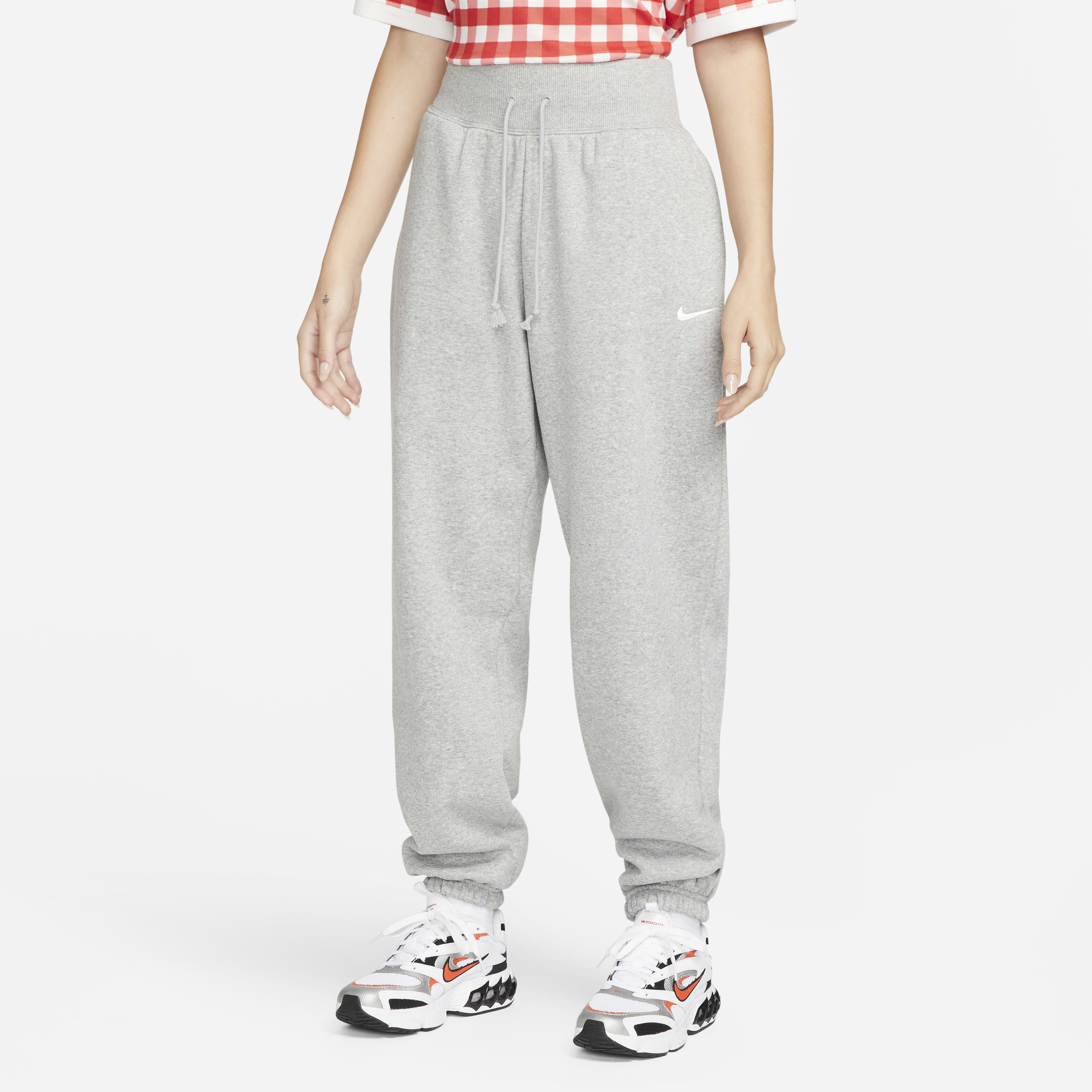 Nike fitted tracksuit bottoms 2025
