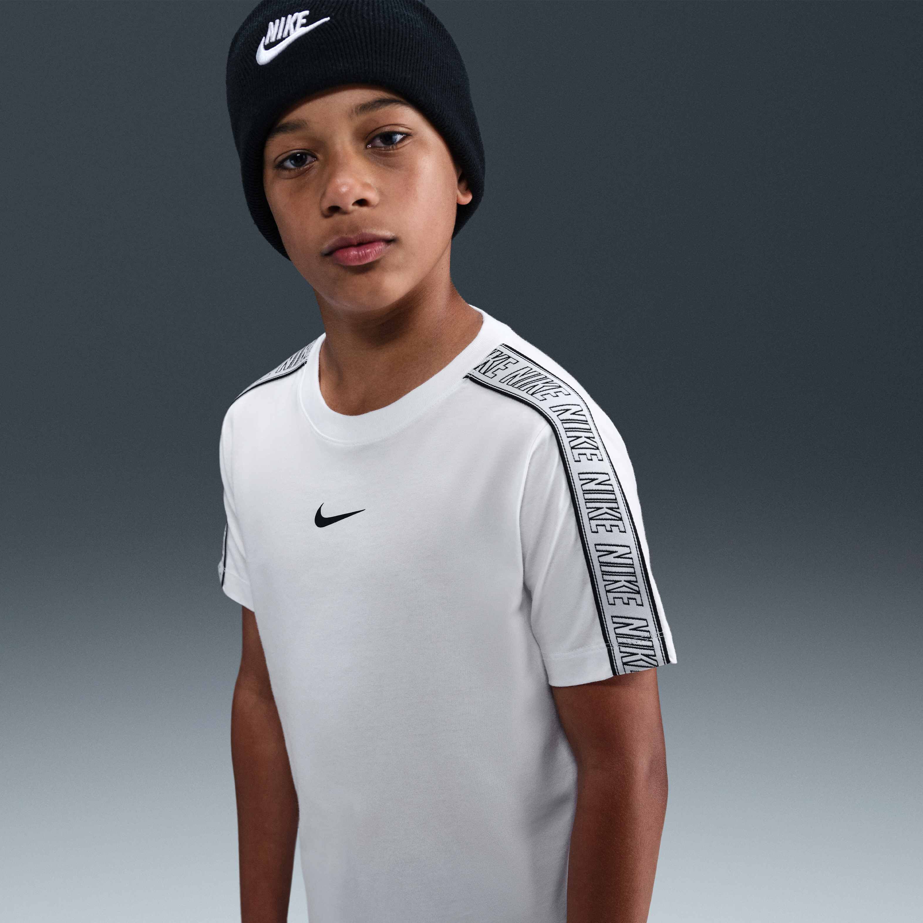 نايكي سبورتسوير image number 0