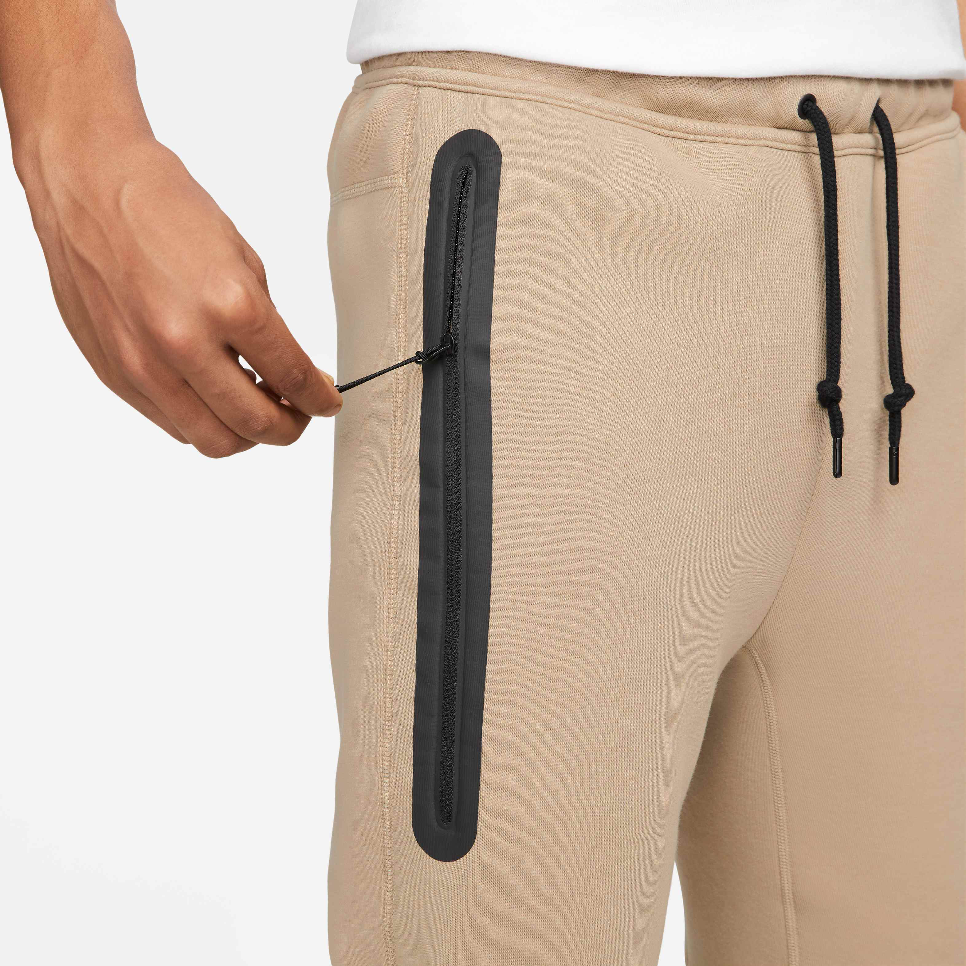 Nike Sportswear Tech Fleece image number 4