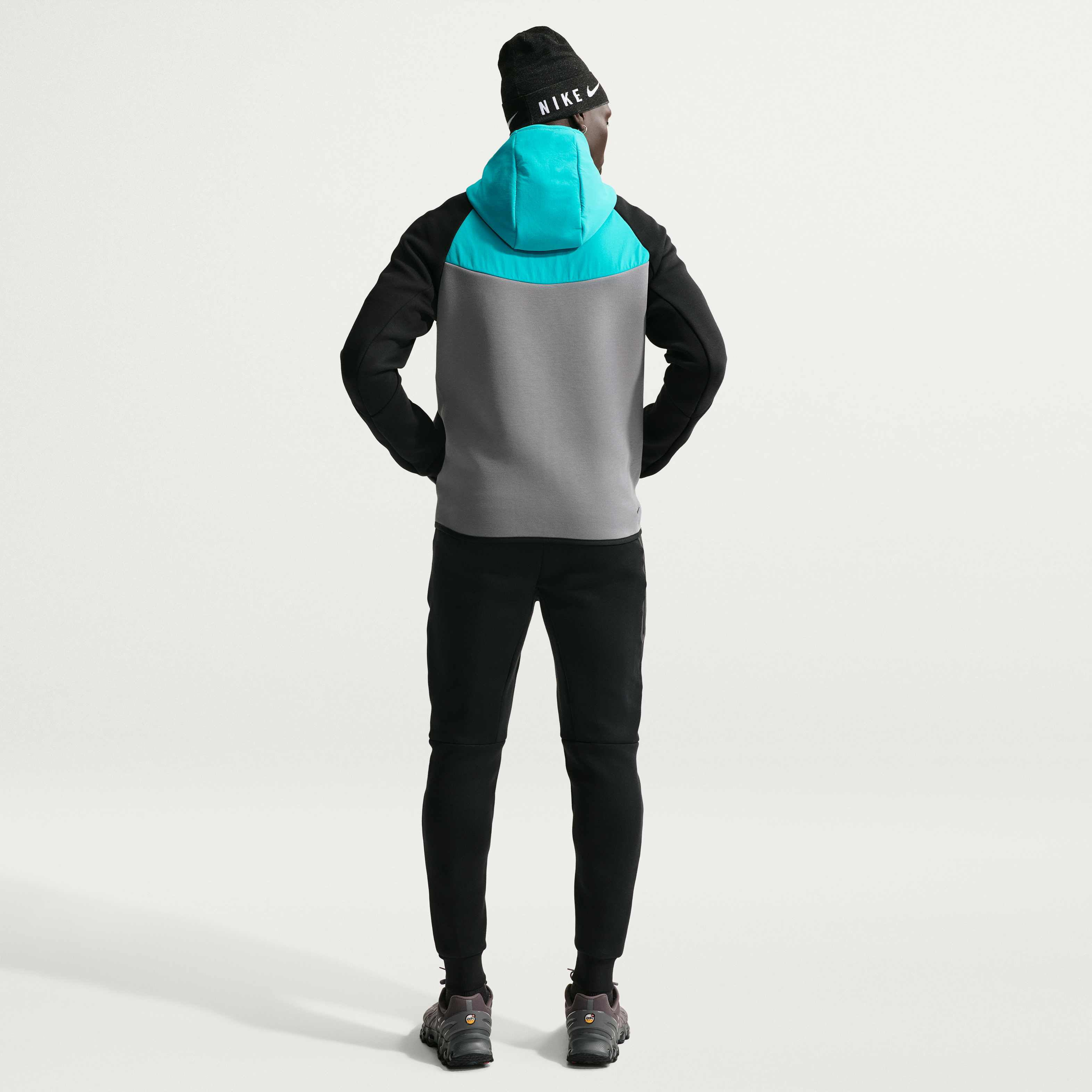 نايكي تك image number 4