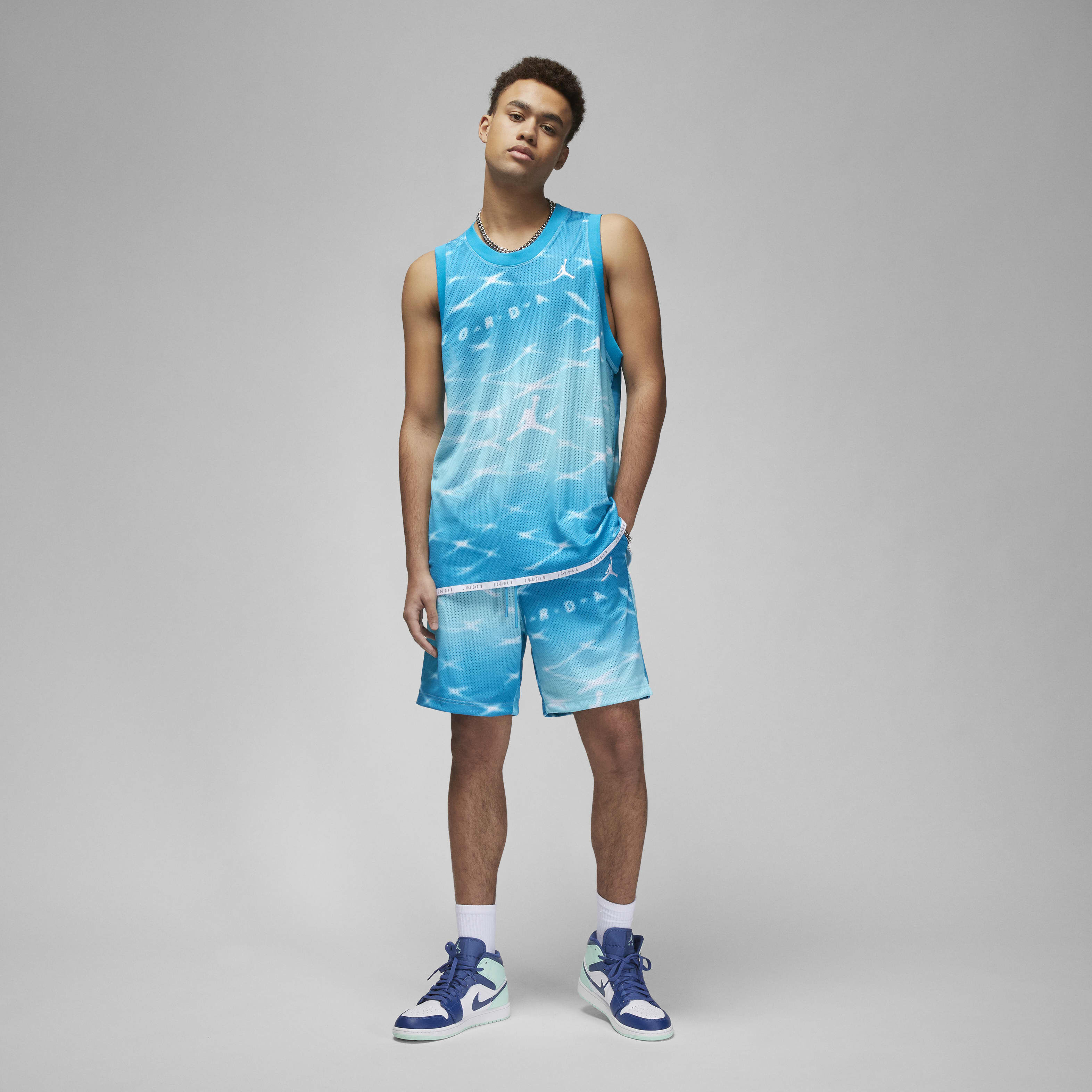 Jordan Essentials image number 4