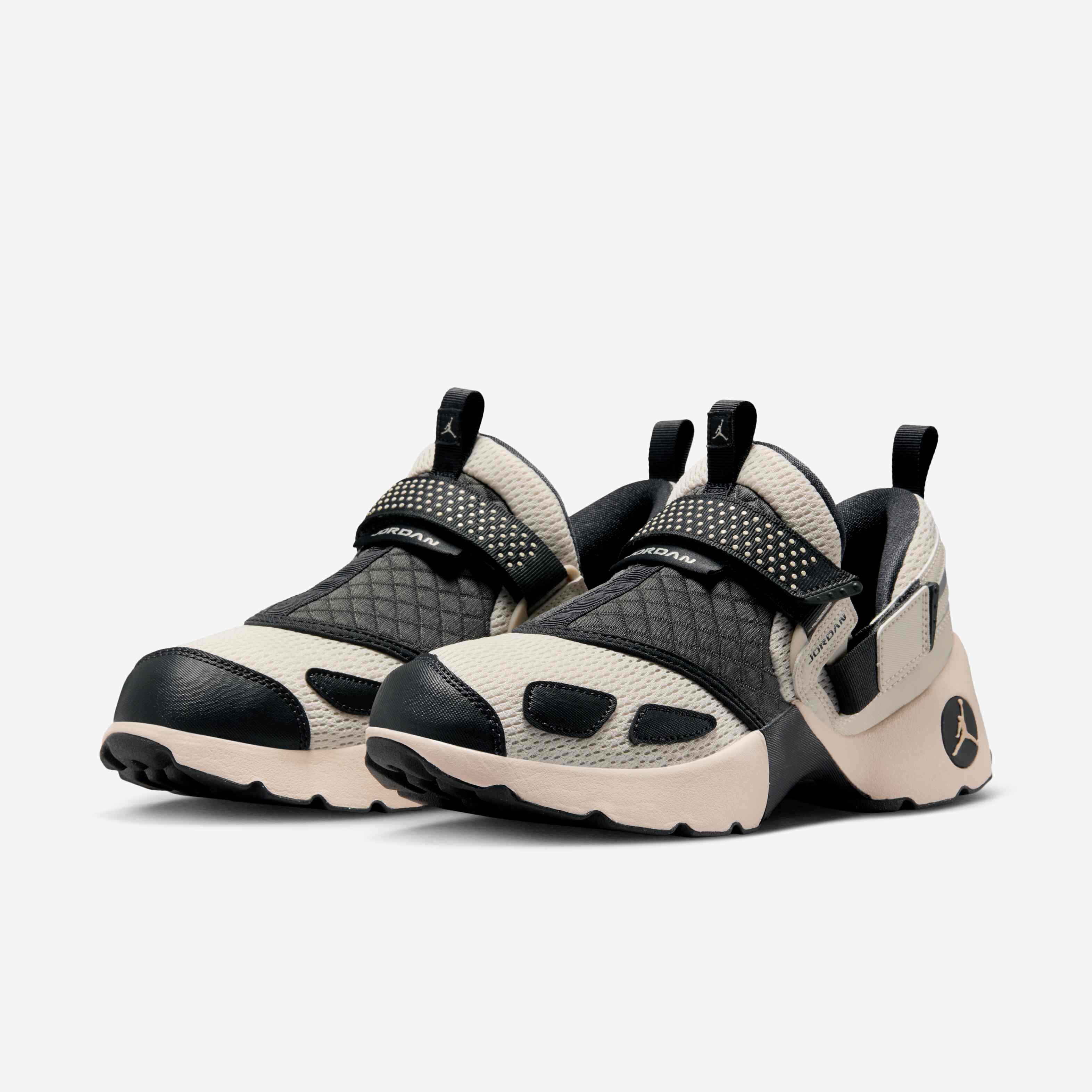 Jordan Trunner LX image number 4