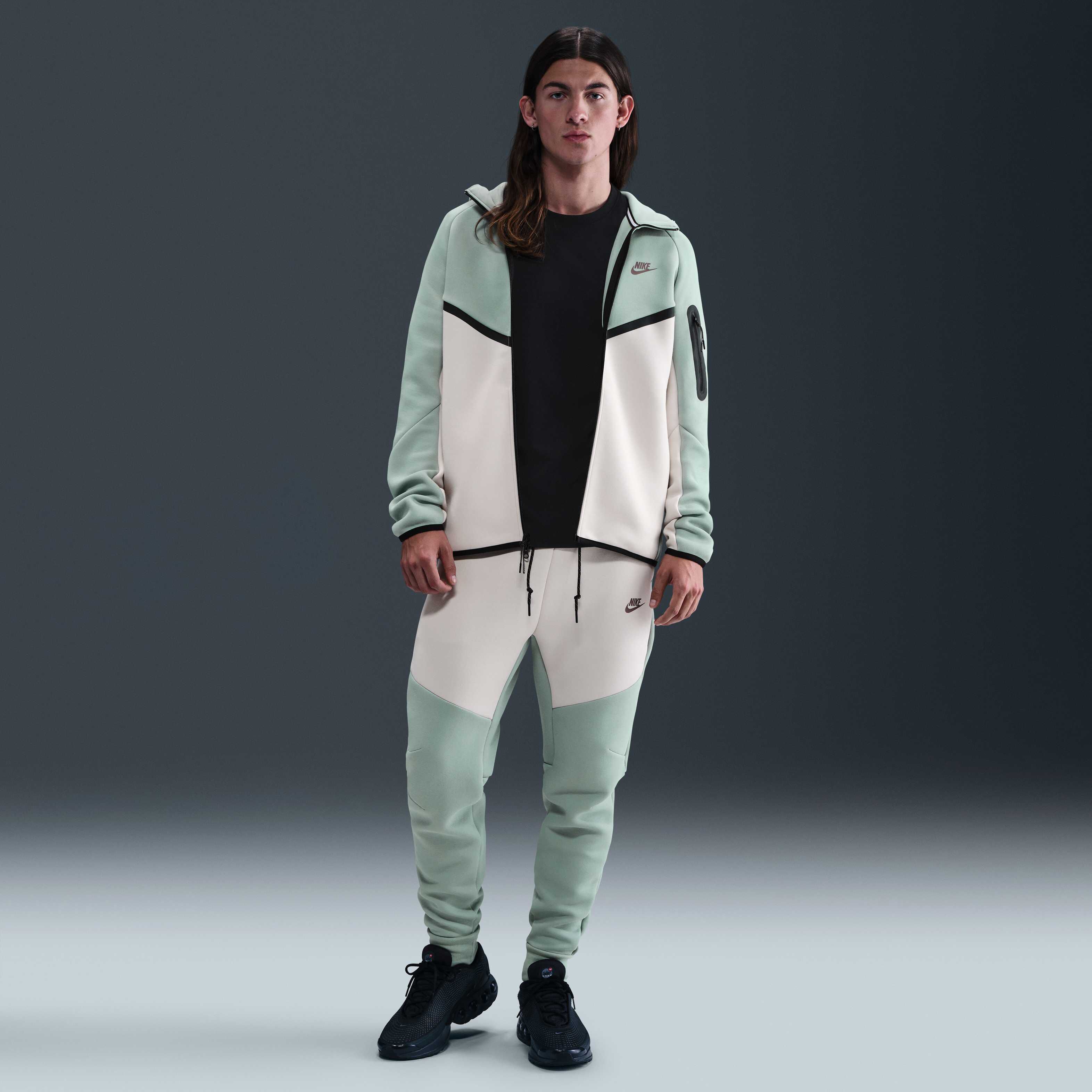 Nike Tech image number 3