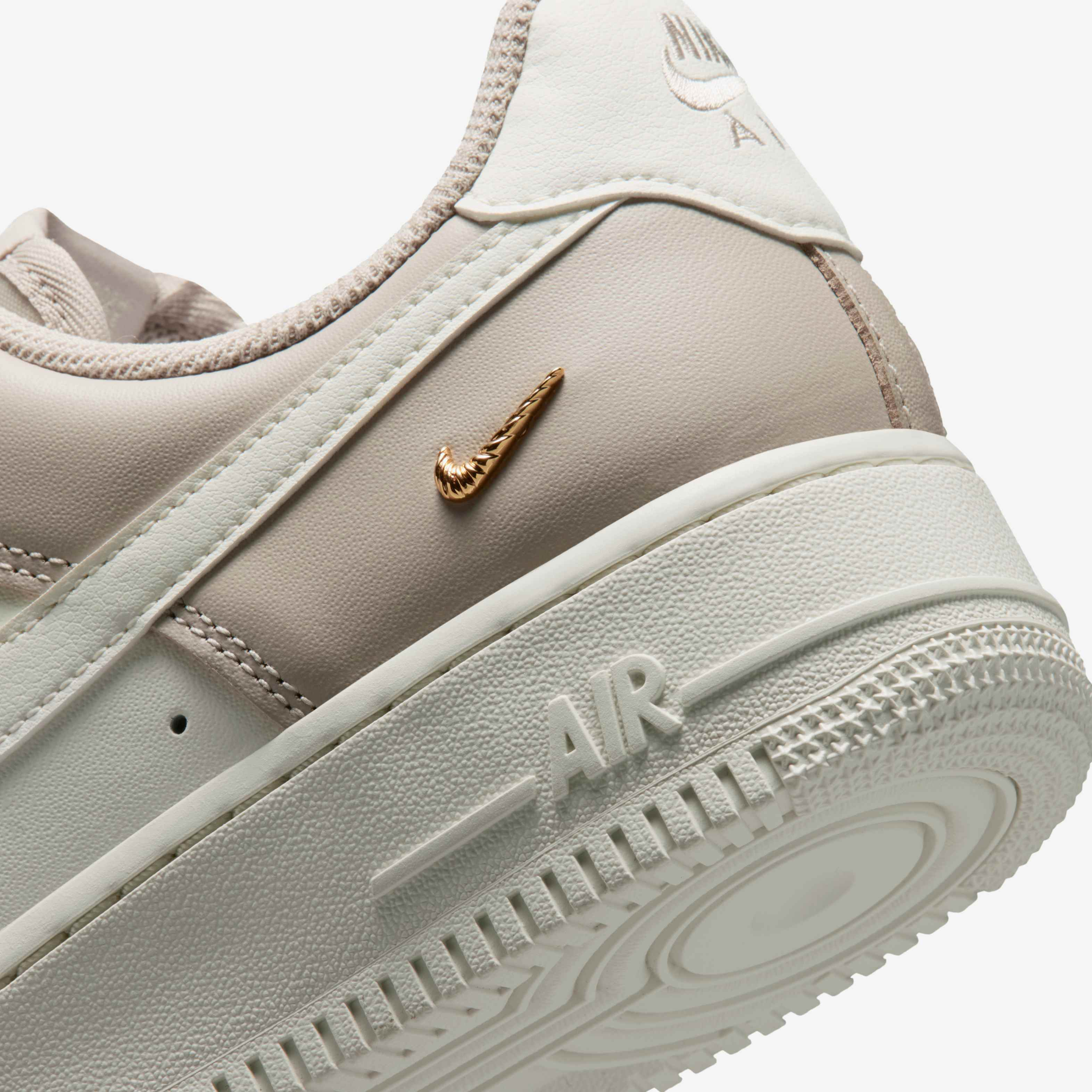 Nike Air Force 1 '07 image number 16