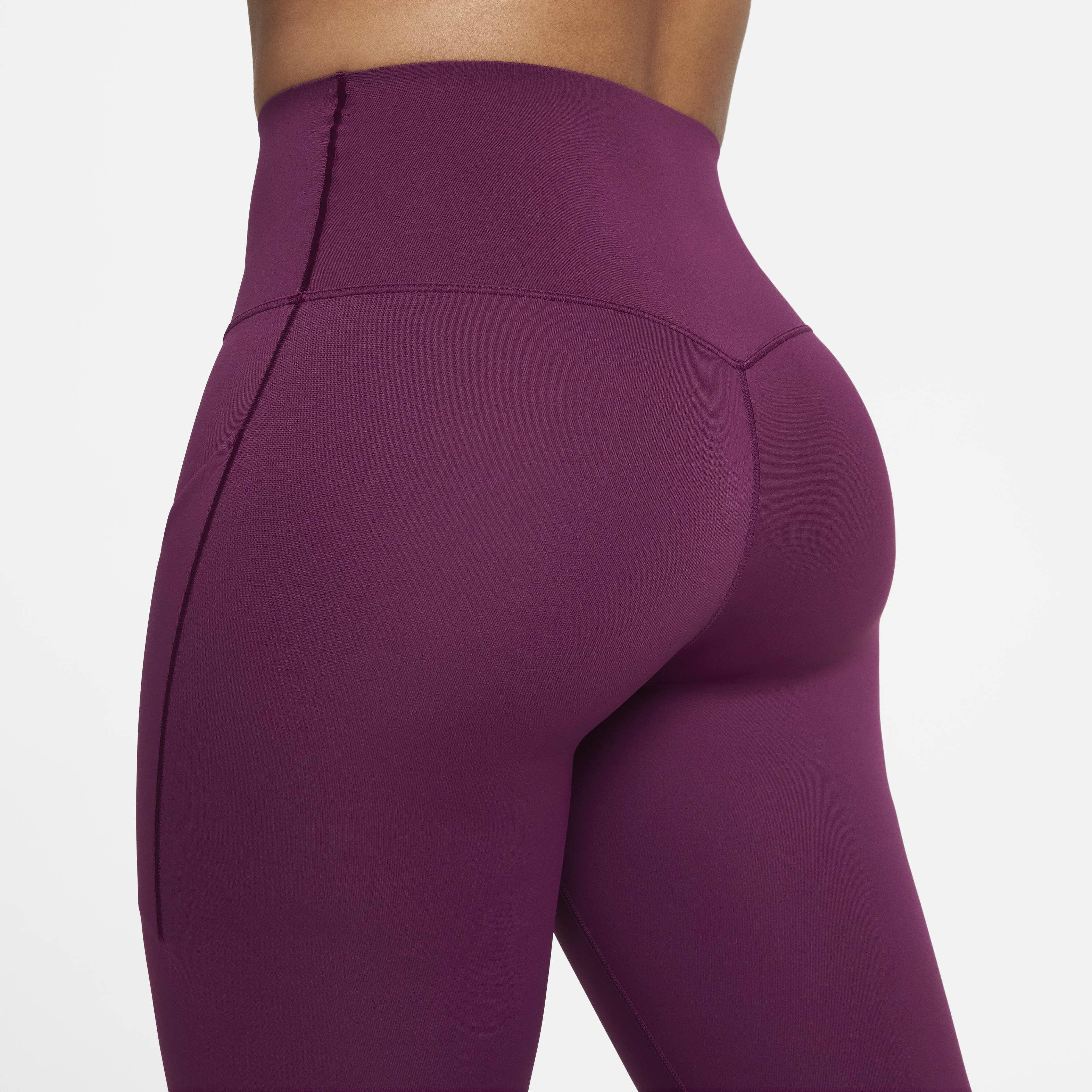 نايكي يونيفيرسا image number 5