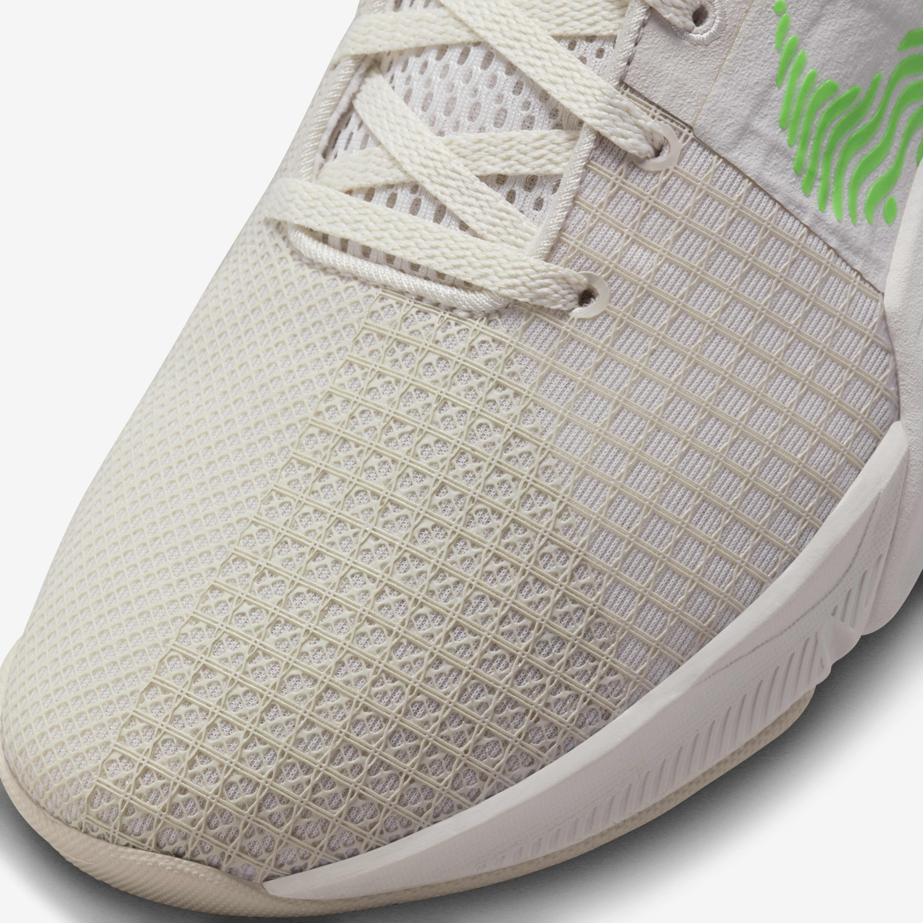 Nike Metcon 8 FlyEase image number 6