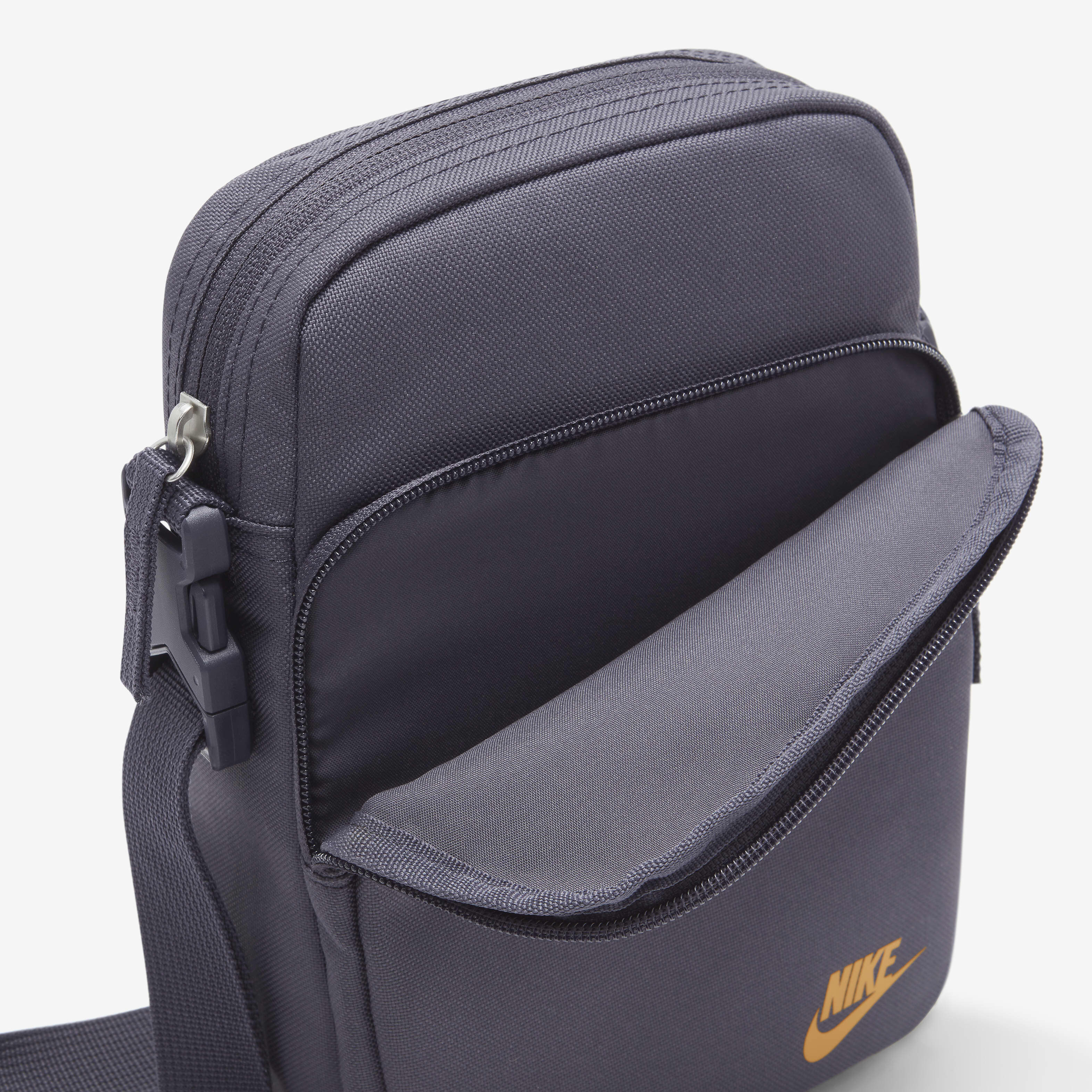 Nike Heritage image number 5