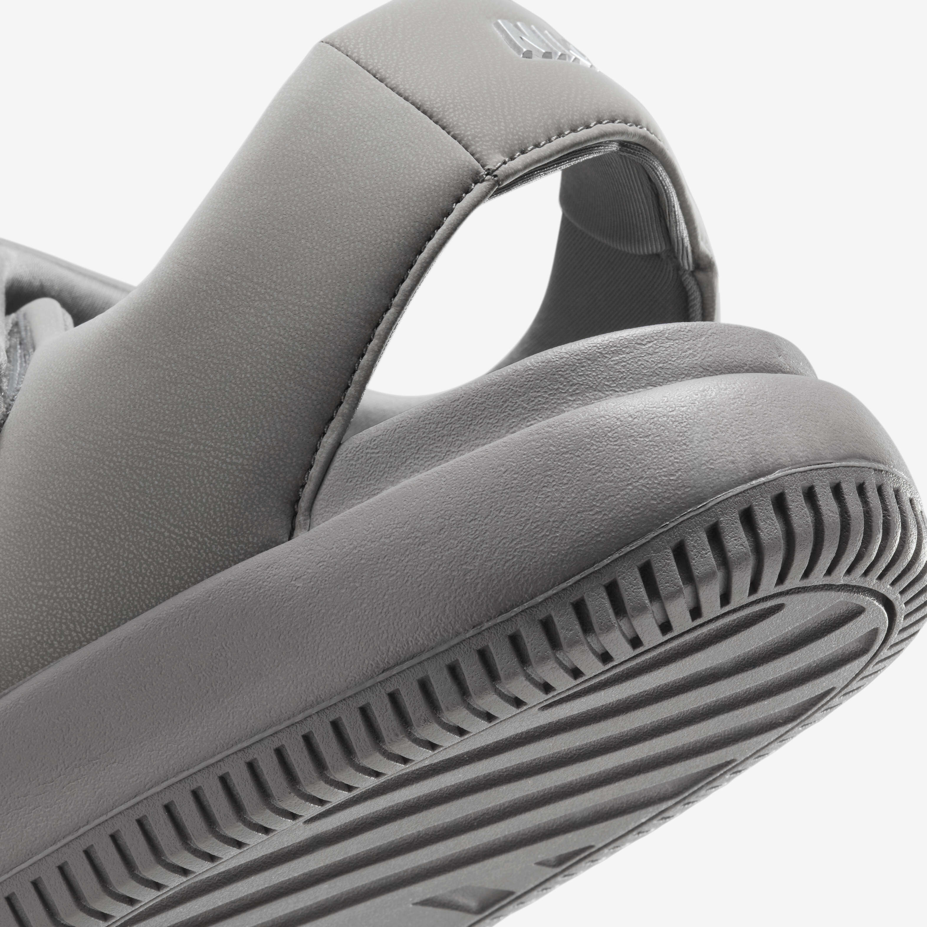 靴 Nike Calm \"Flat Pewter/llic Silver\" Amazon.co.jp: Nike CALM FJ6044-002 Flat Pewter/Flat Pewter