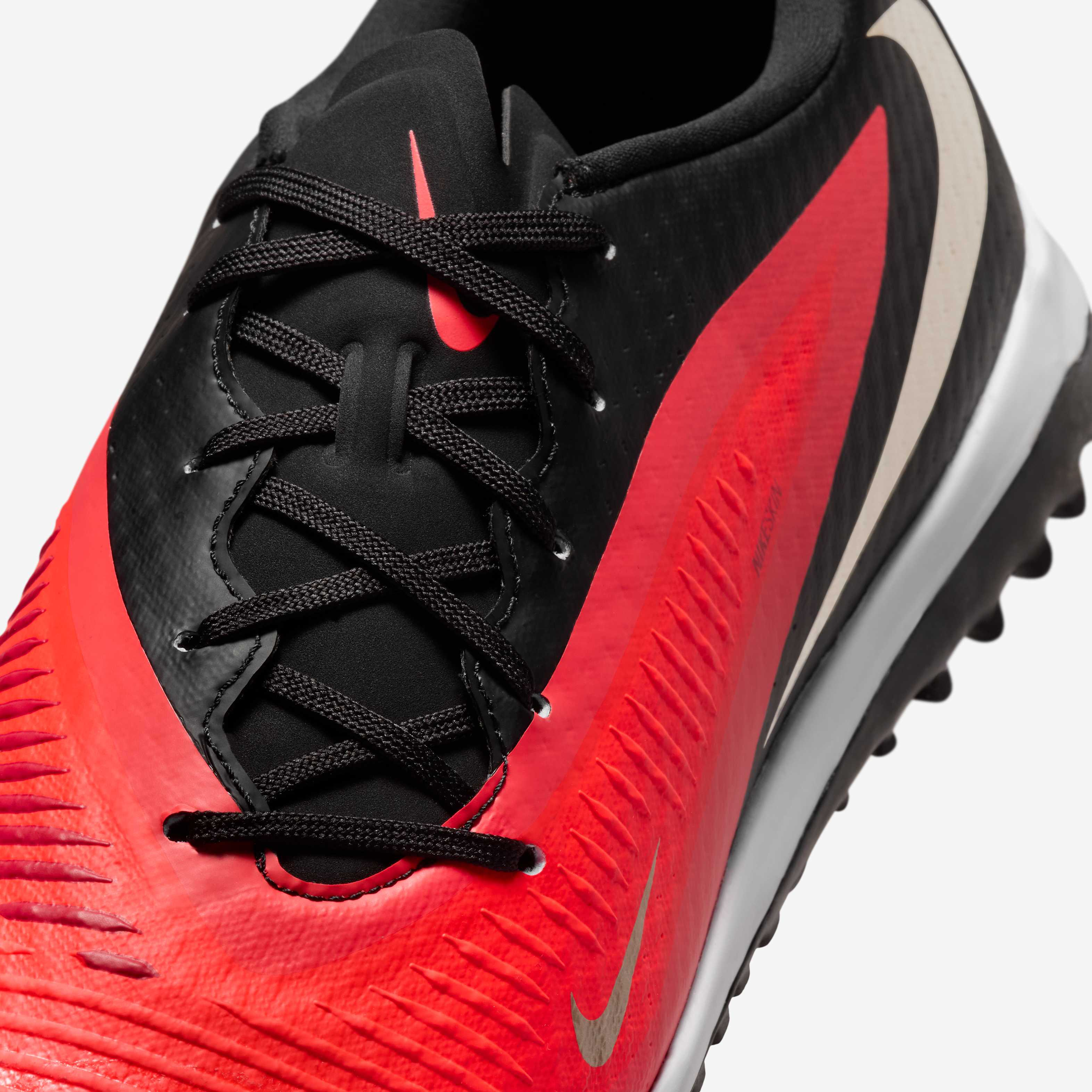 Nike Phantom 6 Low Academy image number 6