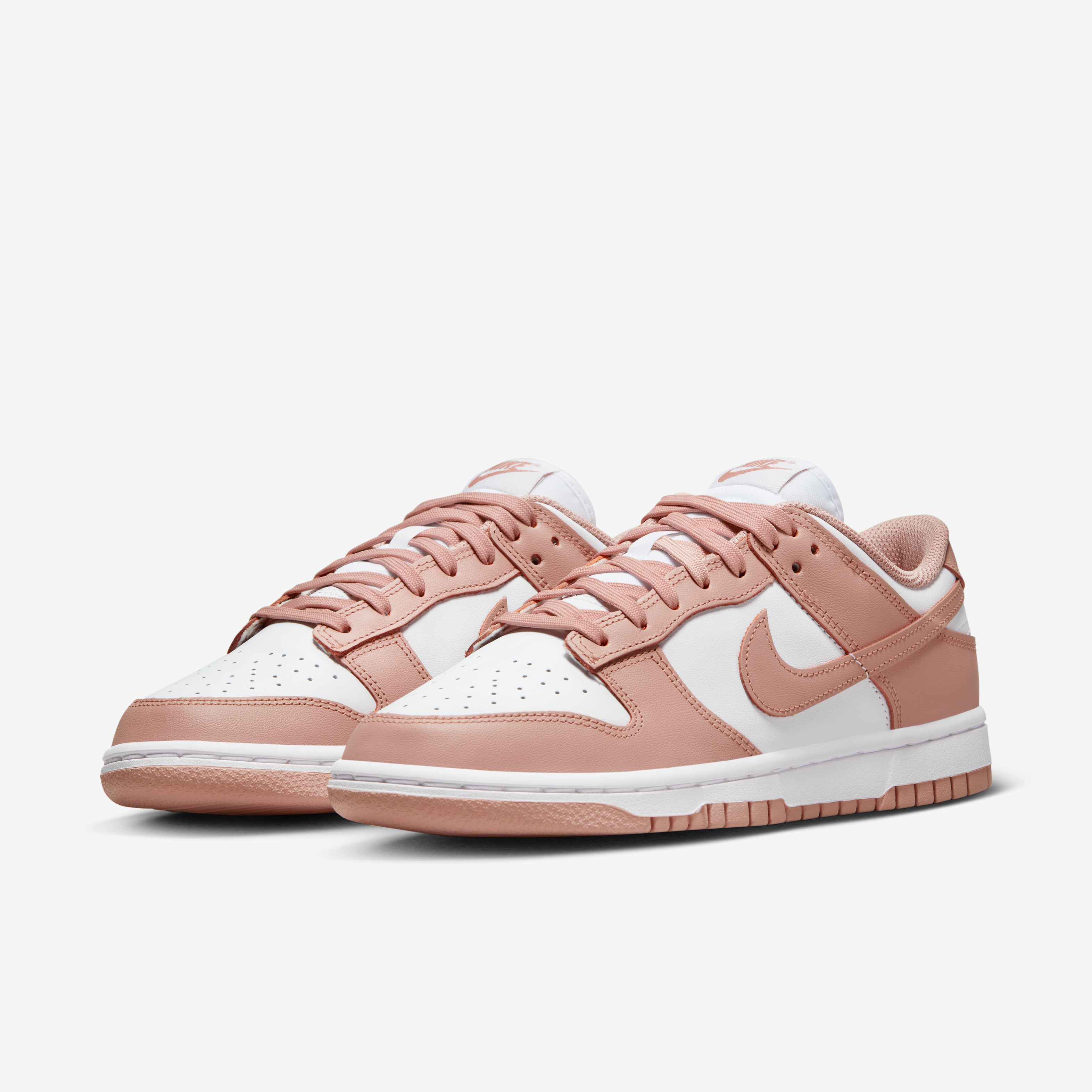 Nike Dunk Low image number 4