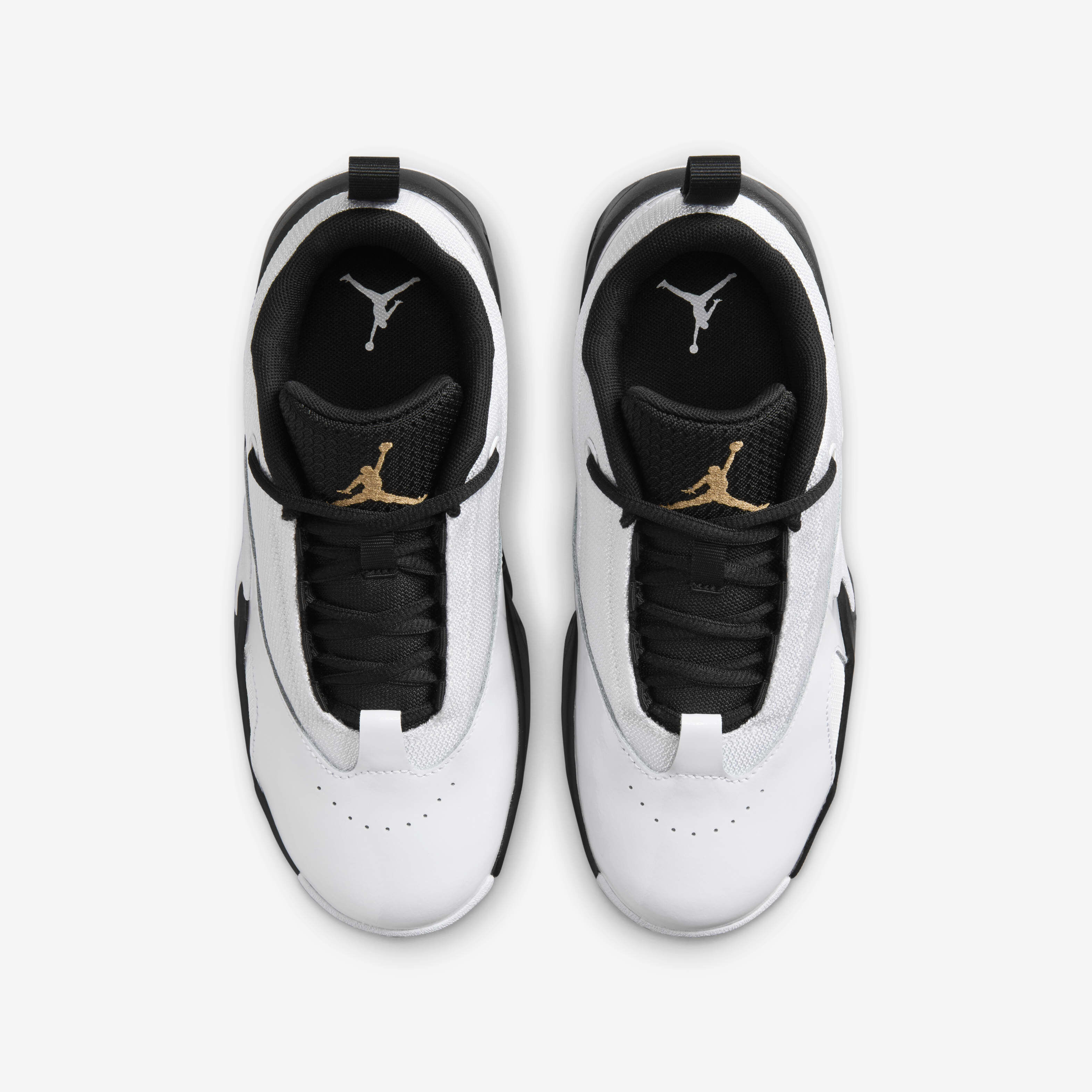 Youth jordan max aura on sale
