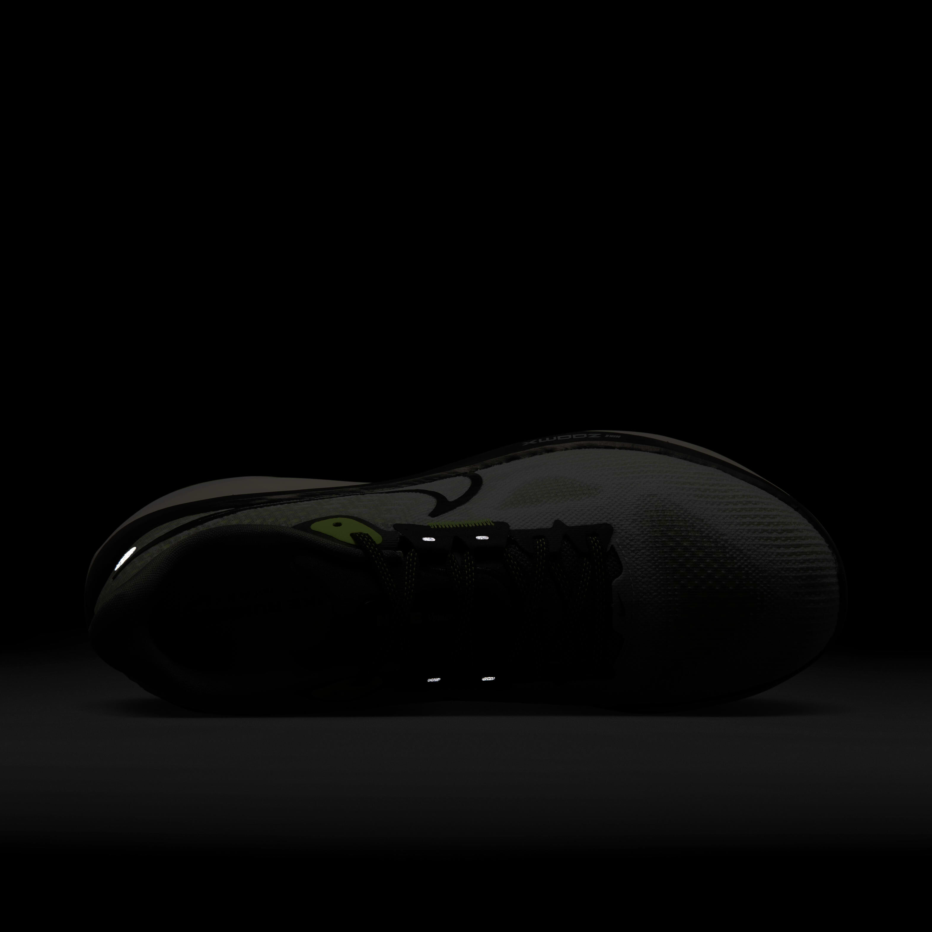 Nike Vomero 17 image number 8