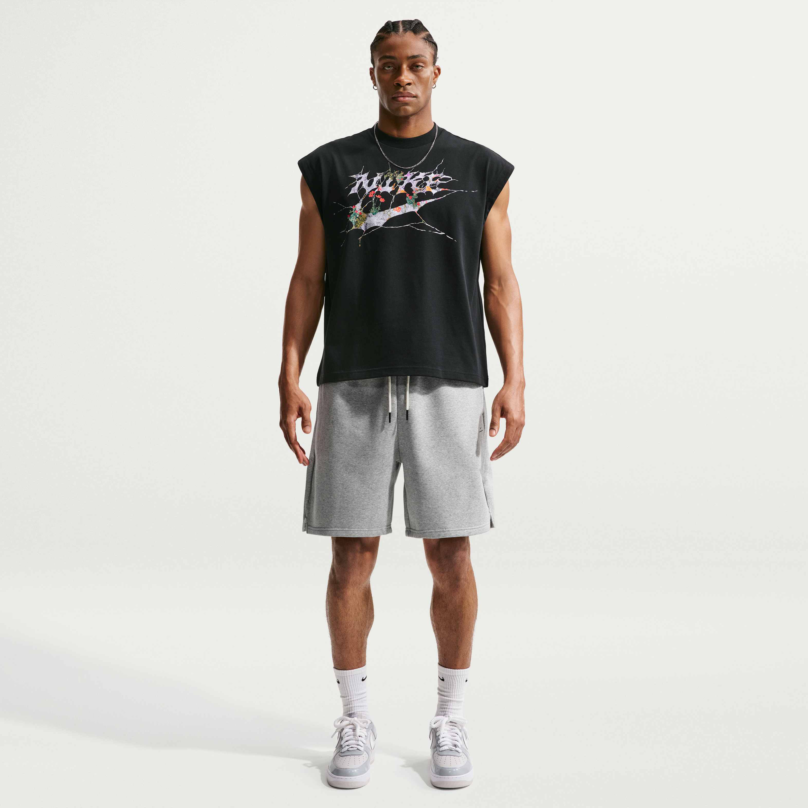 Nike Standard Issue image number 3