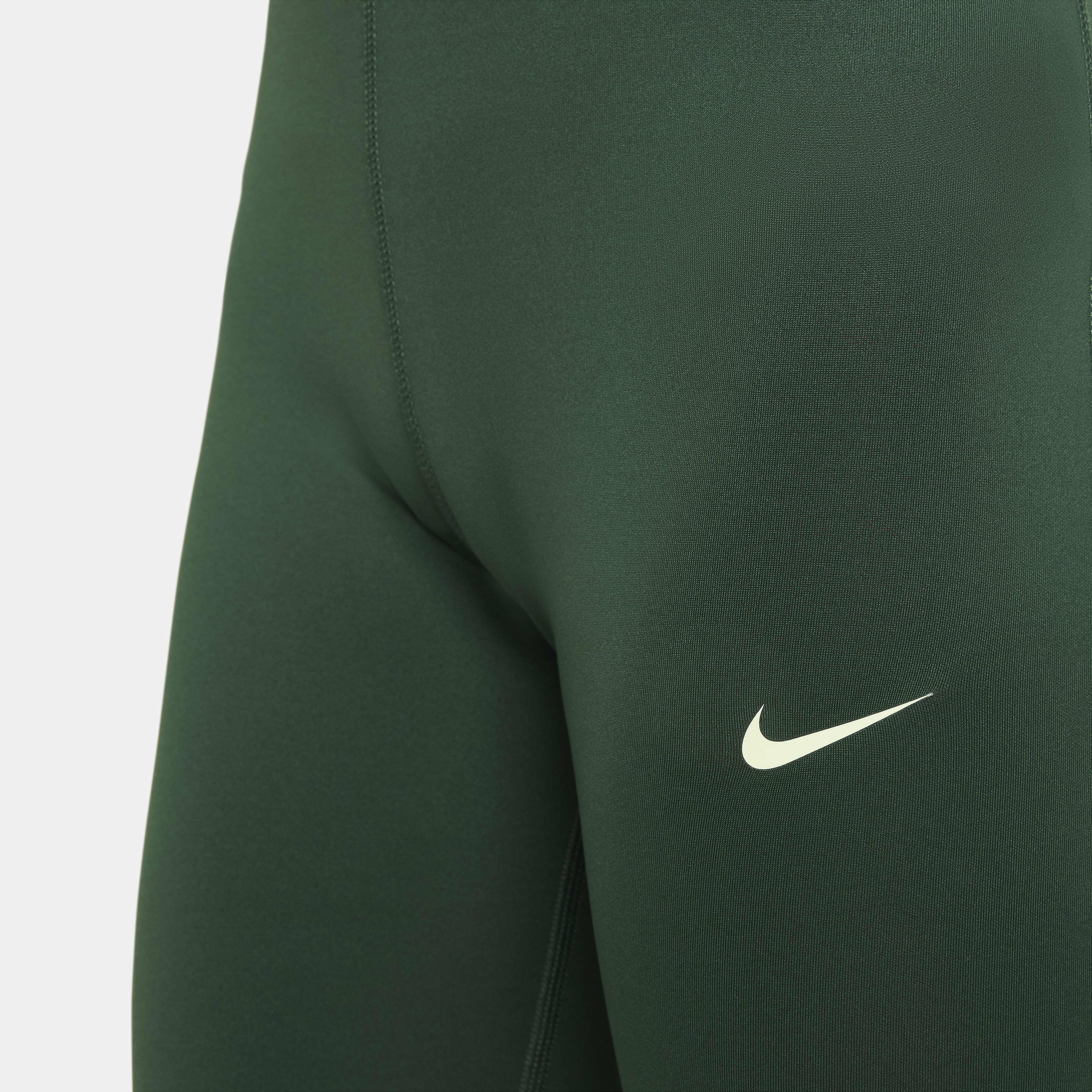 Nike Pro image number 3