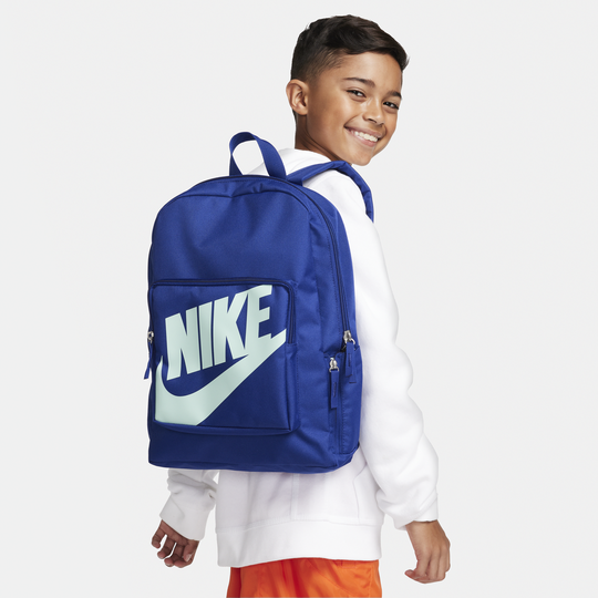 Basic nike backpack hotsell