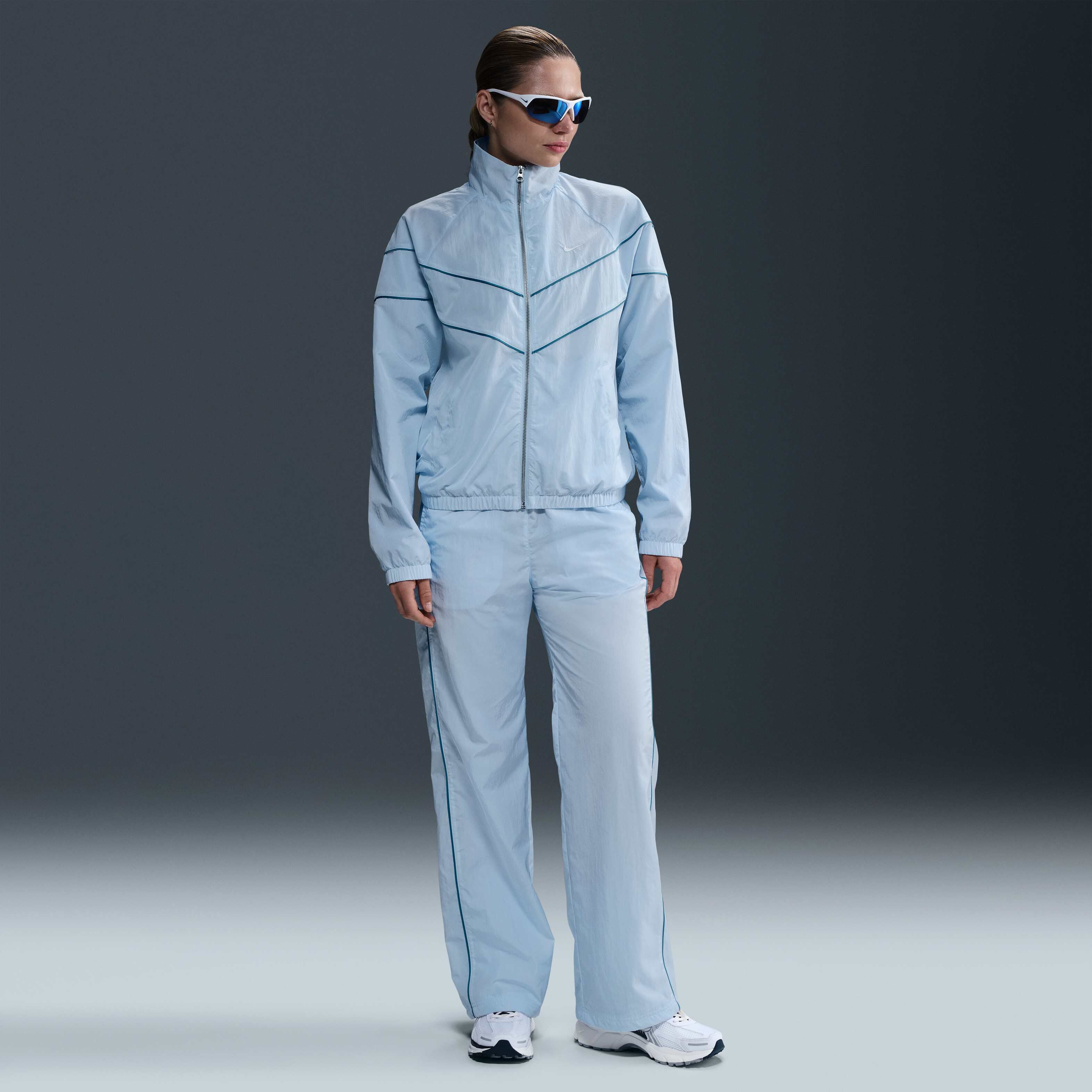 Nike Windrunner image number 3