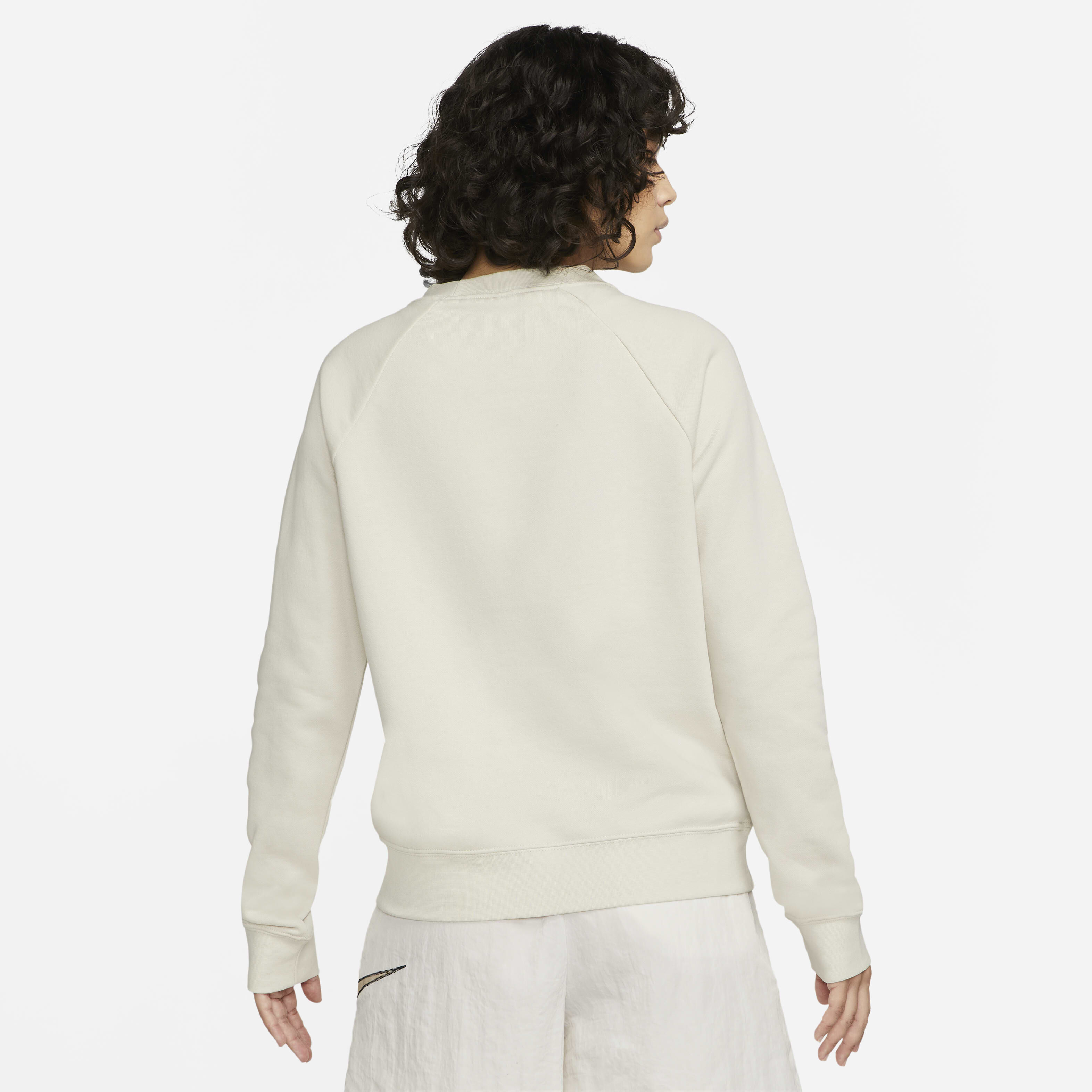 نايكي سبورتسوير ايسنشال image number 1