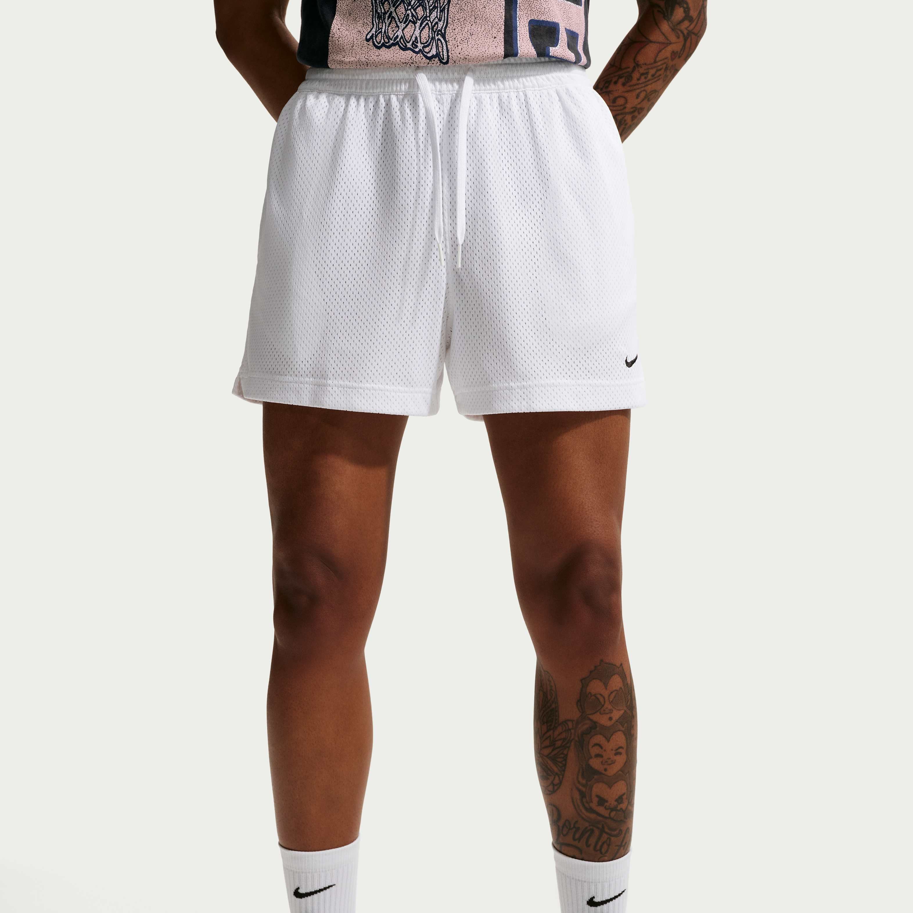 Nike Essential image number 1
