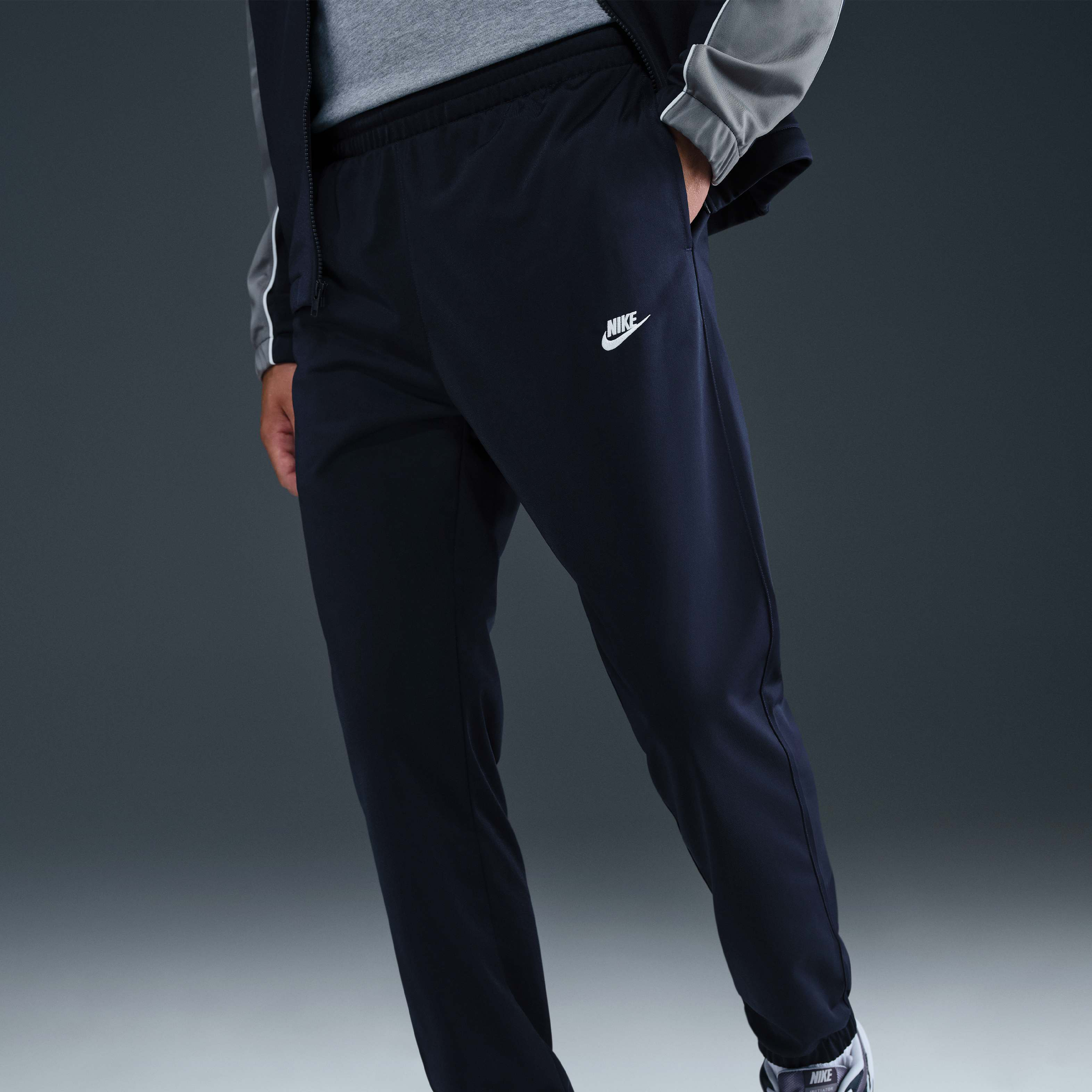 Nike Sportswear Club image number 3