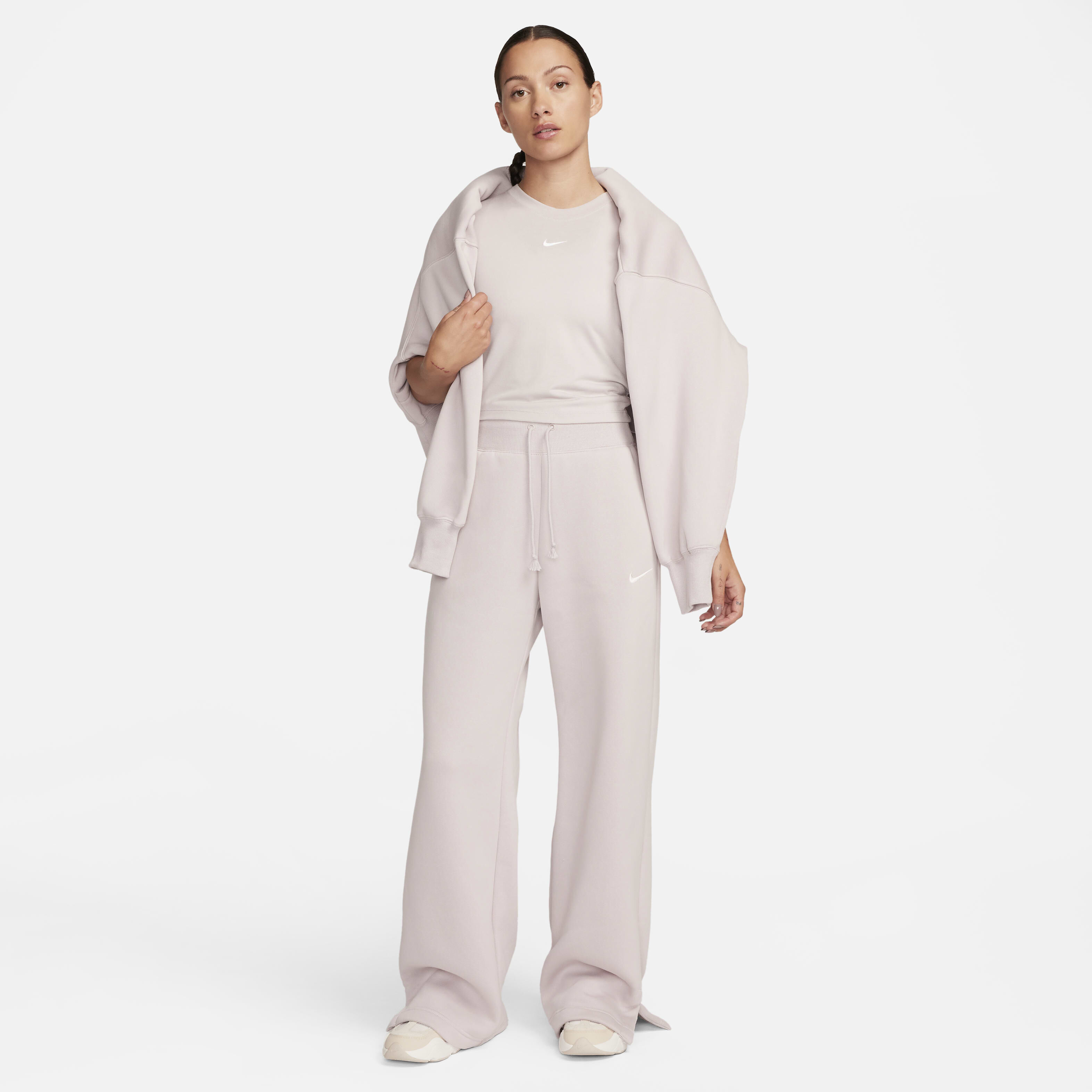 Nike Sportswear Essential image number 4