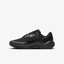 Nike Revolution 7