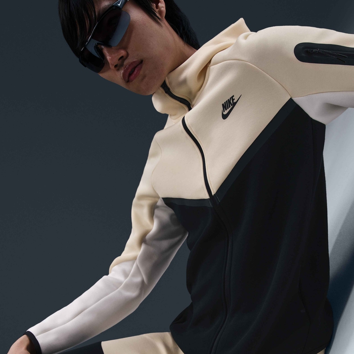 Nike Tech image number 2 Nike Tech image number 2