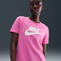 Nike Sportswear Essentials
