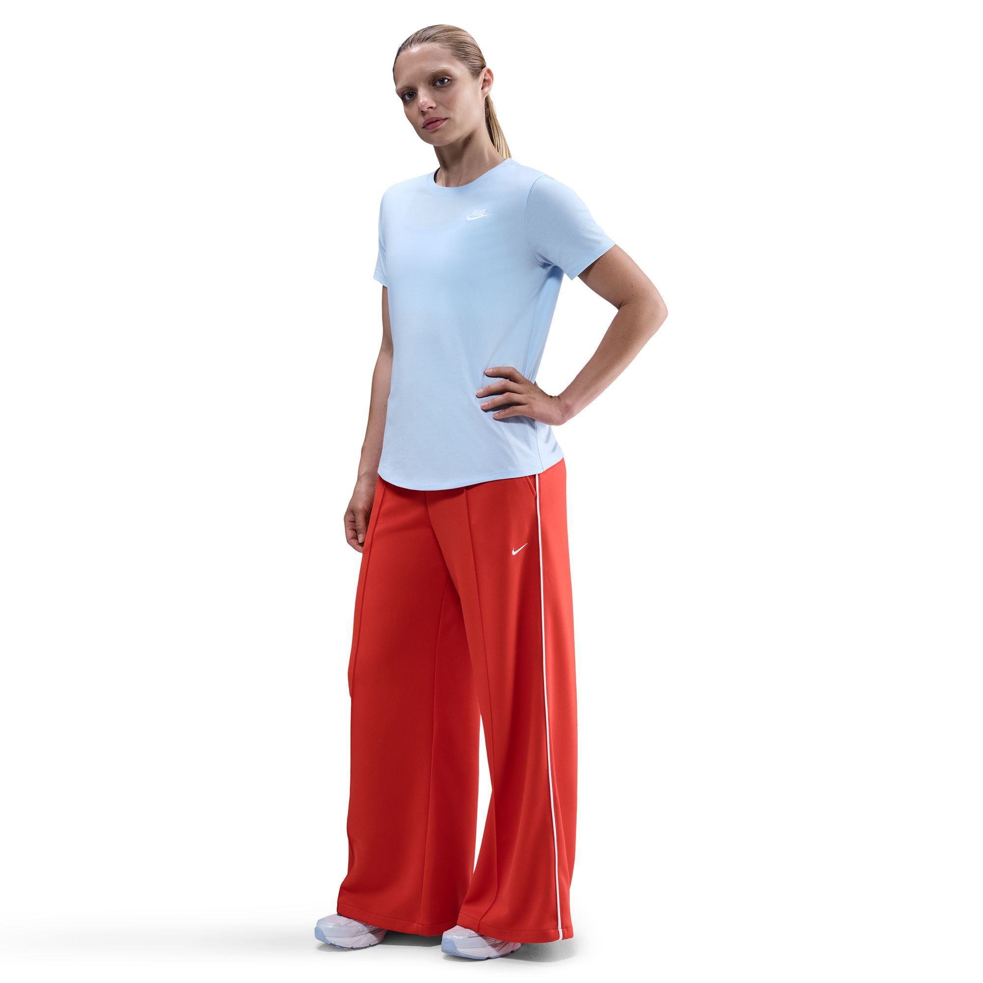 Nike Sportswear Club Essentials image number 3