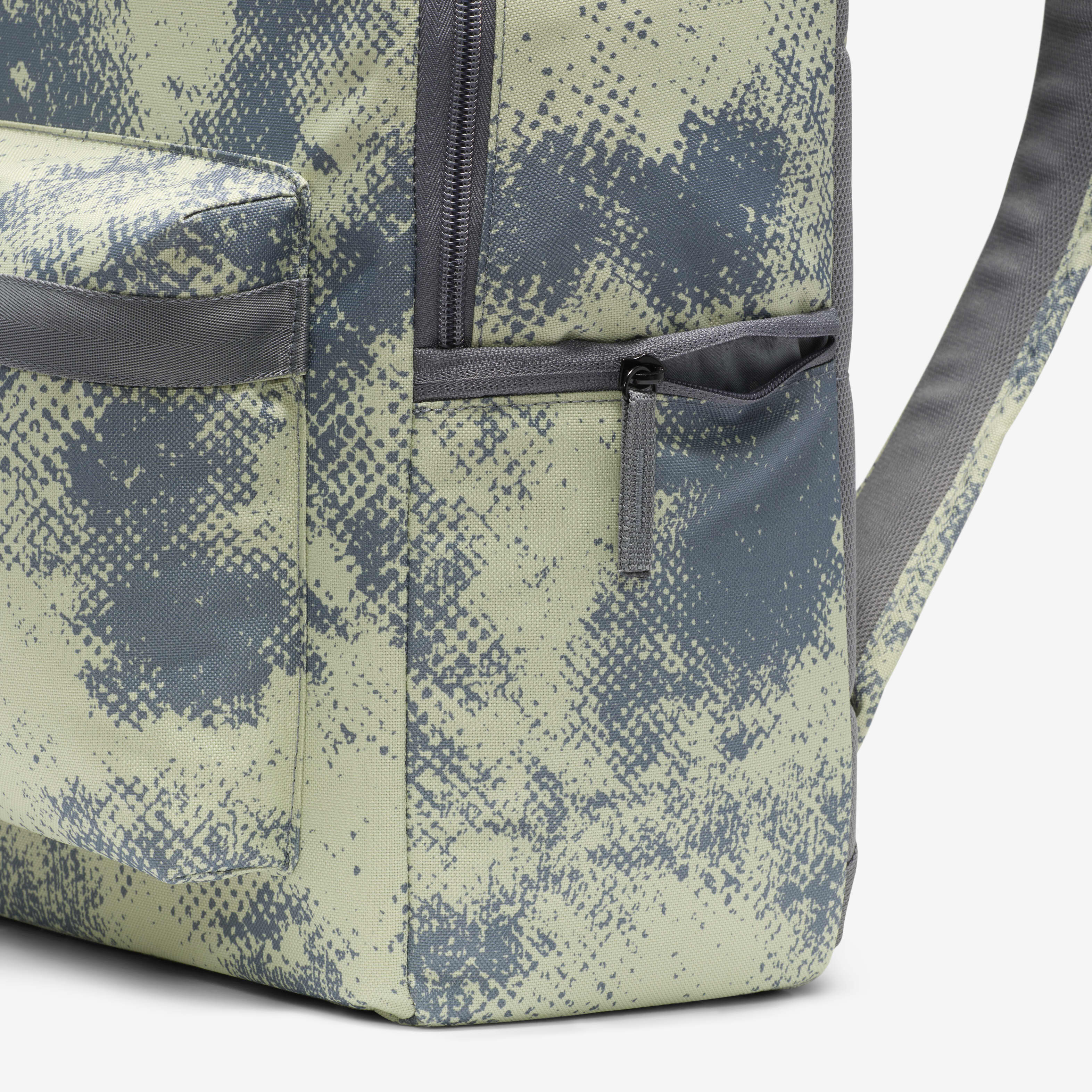 Nike Heritage image number 7