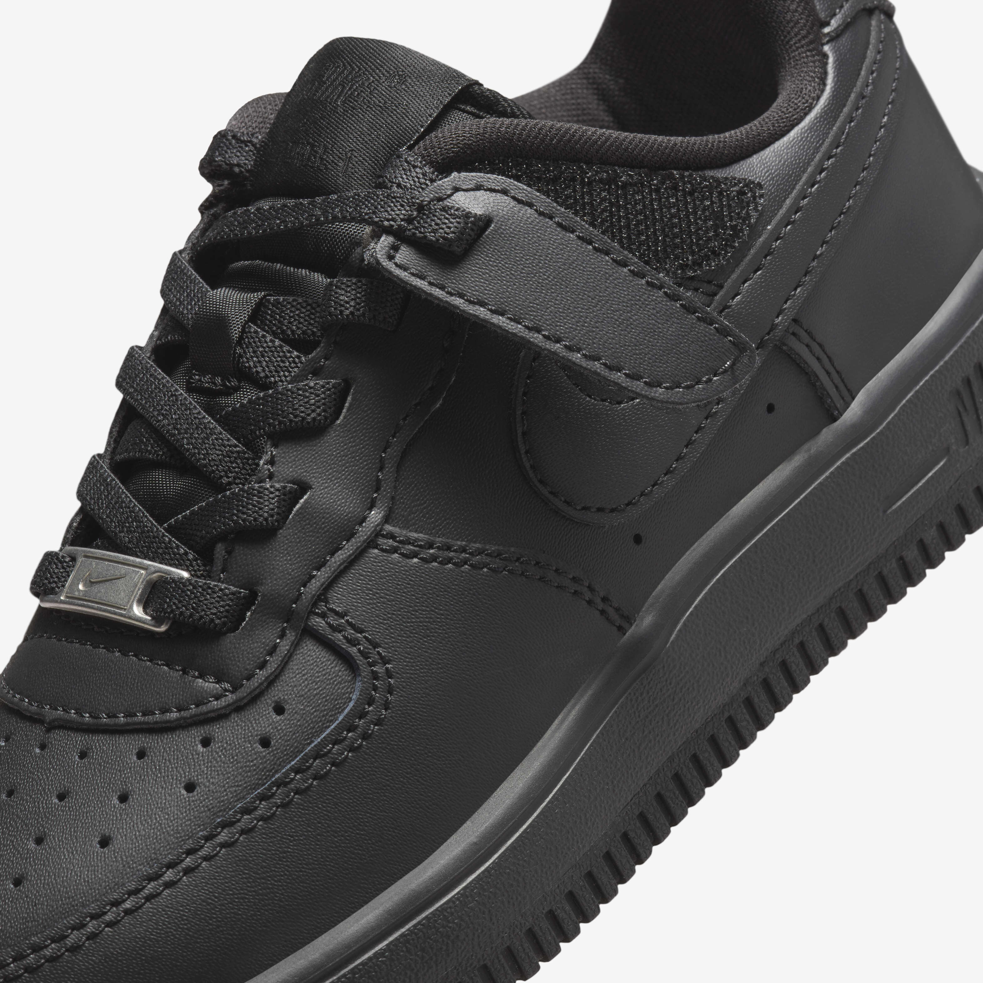 Nike Force 1 Low EasyOn image number 6