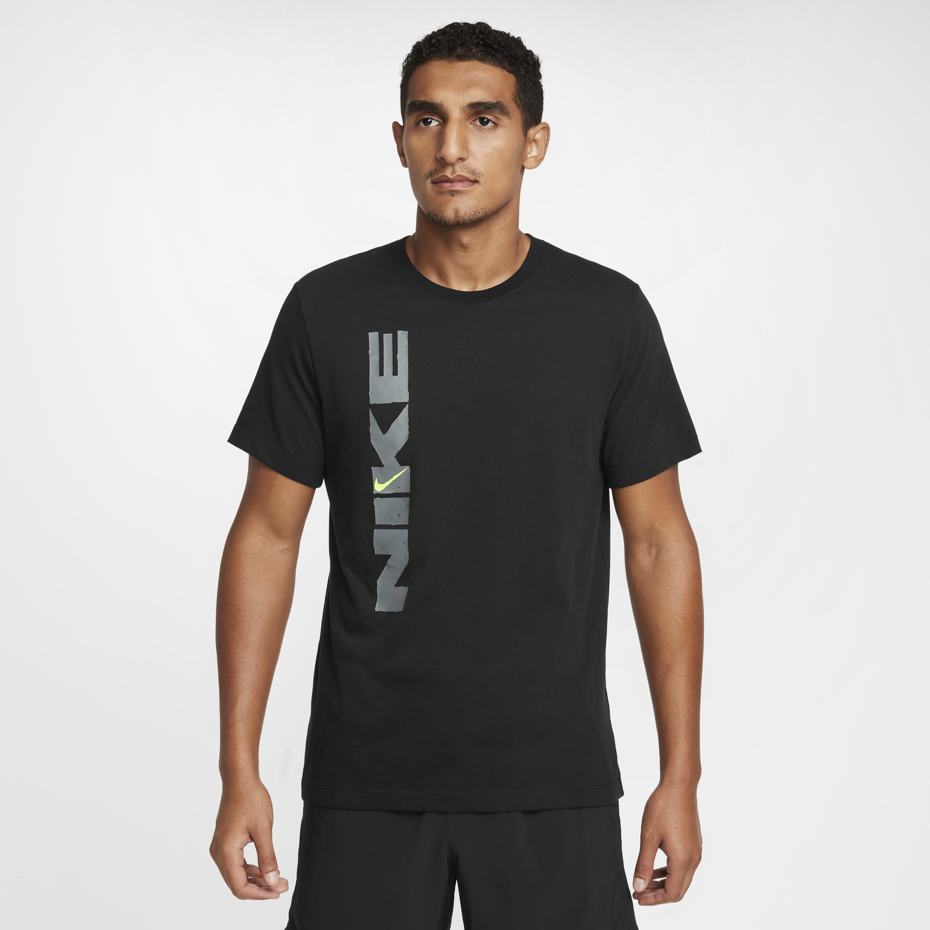 Shop Training and Gym Tops Online in UAE Nike Gym Wear