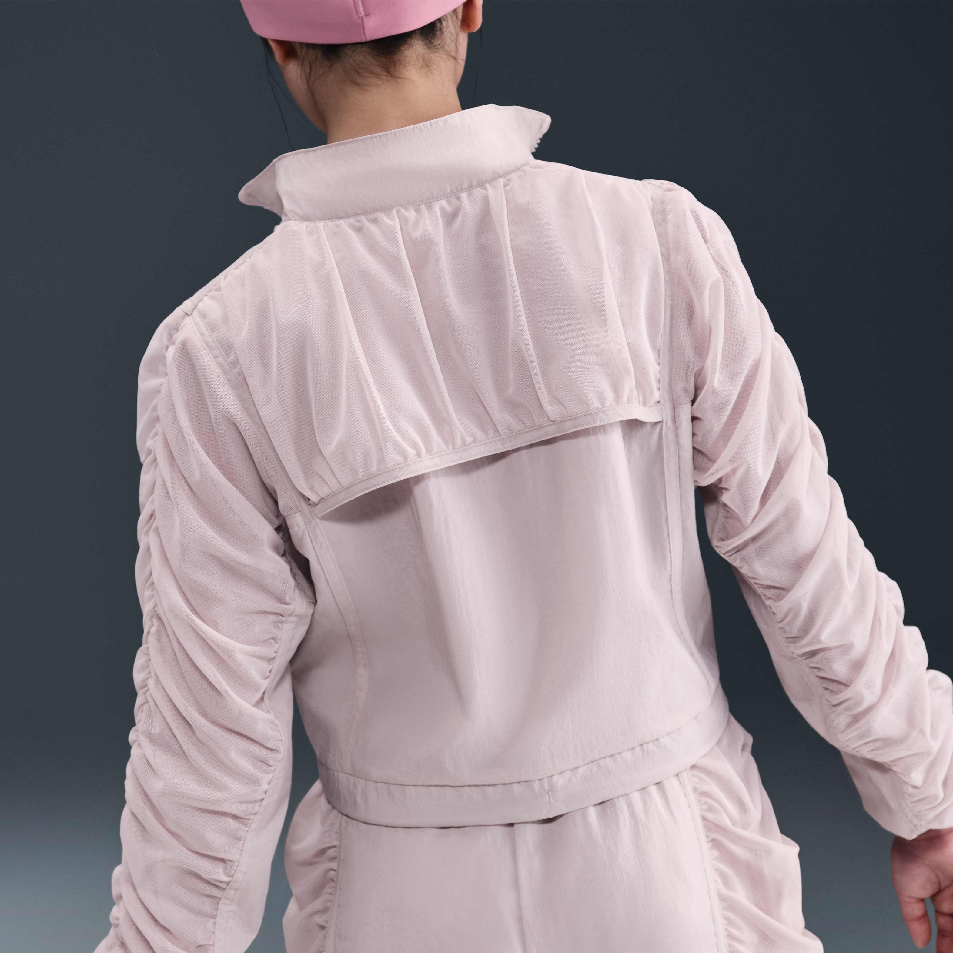 نايكي سبورتسوير image number 1