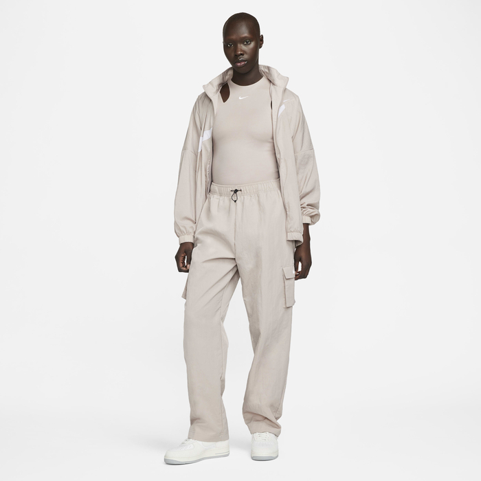 Nike Sportswear Essential image number 4 Nike Sportswear Essential image number 4