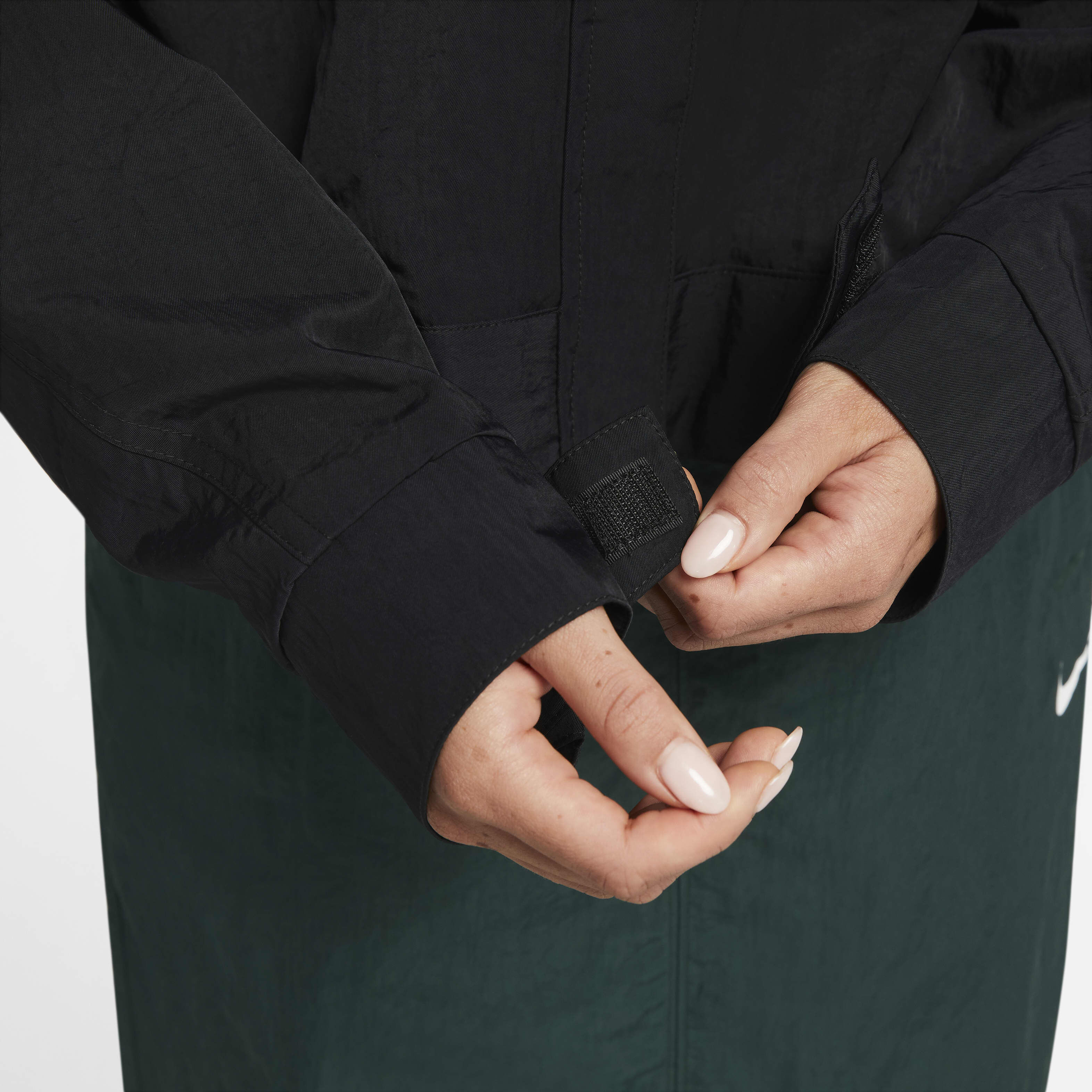 Nike Sportswear Essential image number 3
