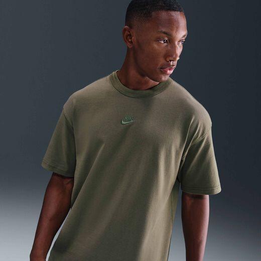 Nike Sportswear Premium Essentials
