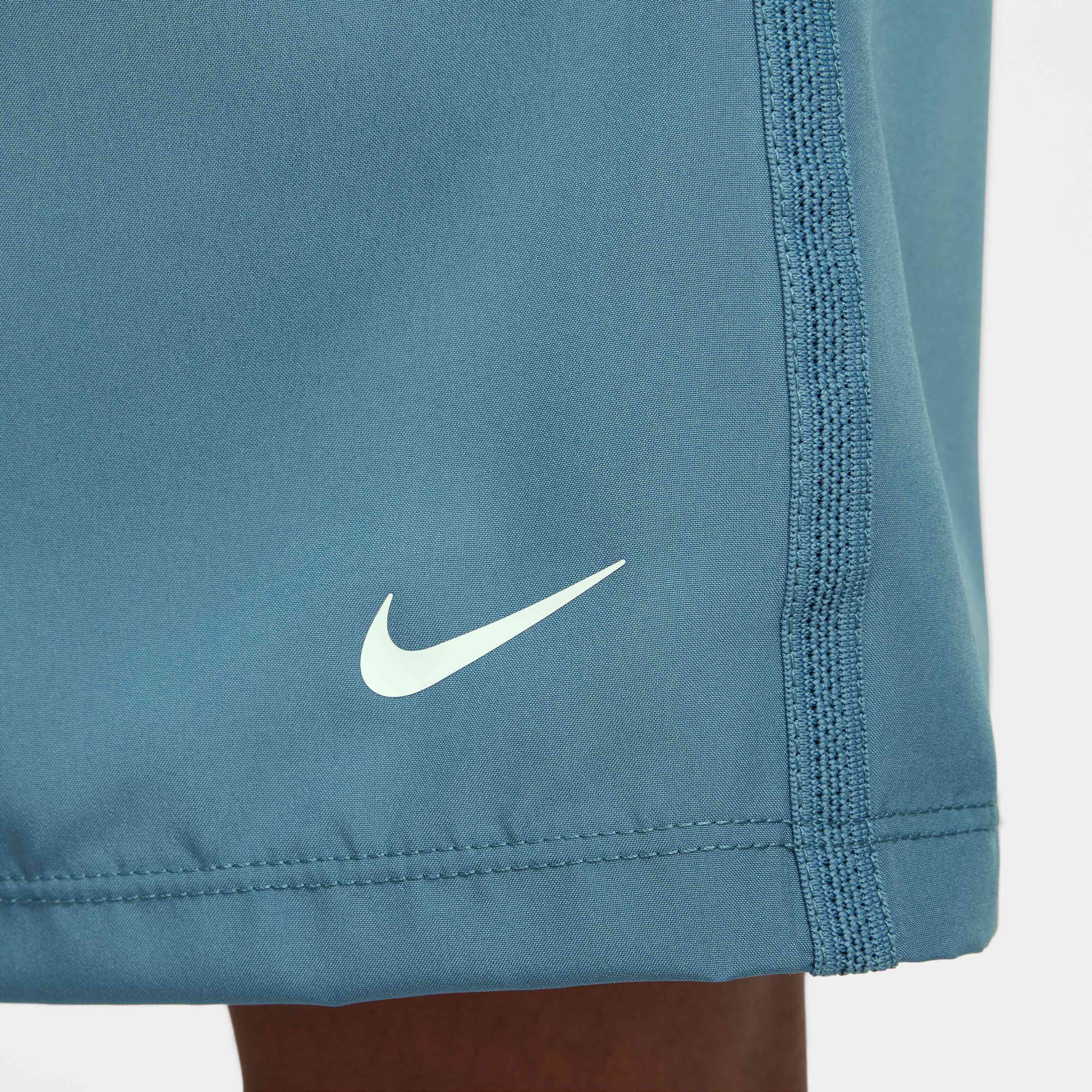 نايكي ملتي image number 4