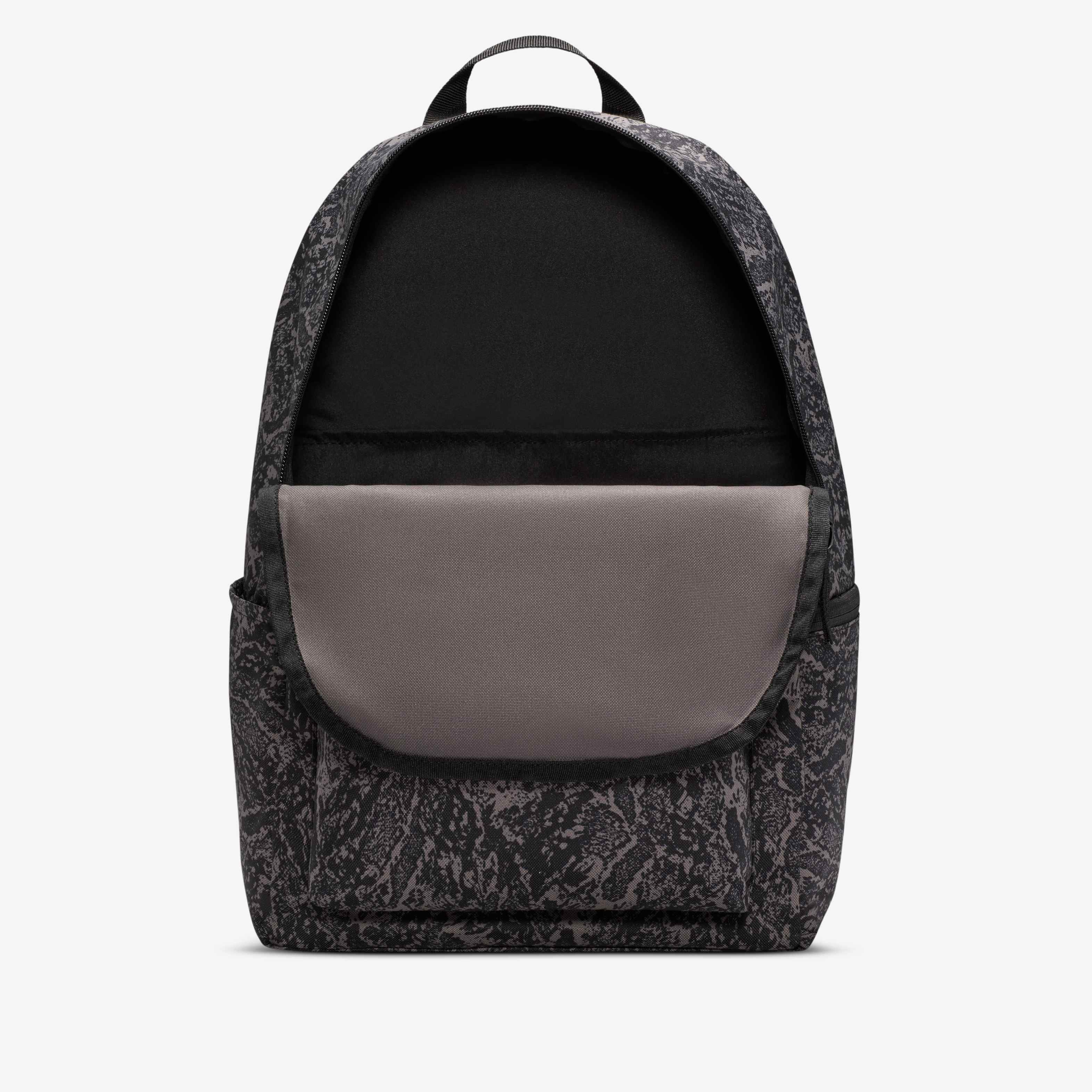 Nike Heritage image number 3